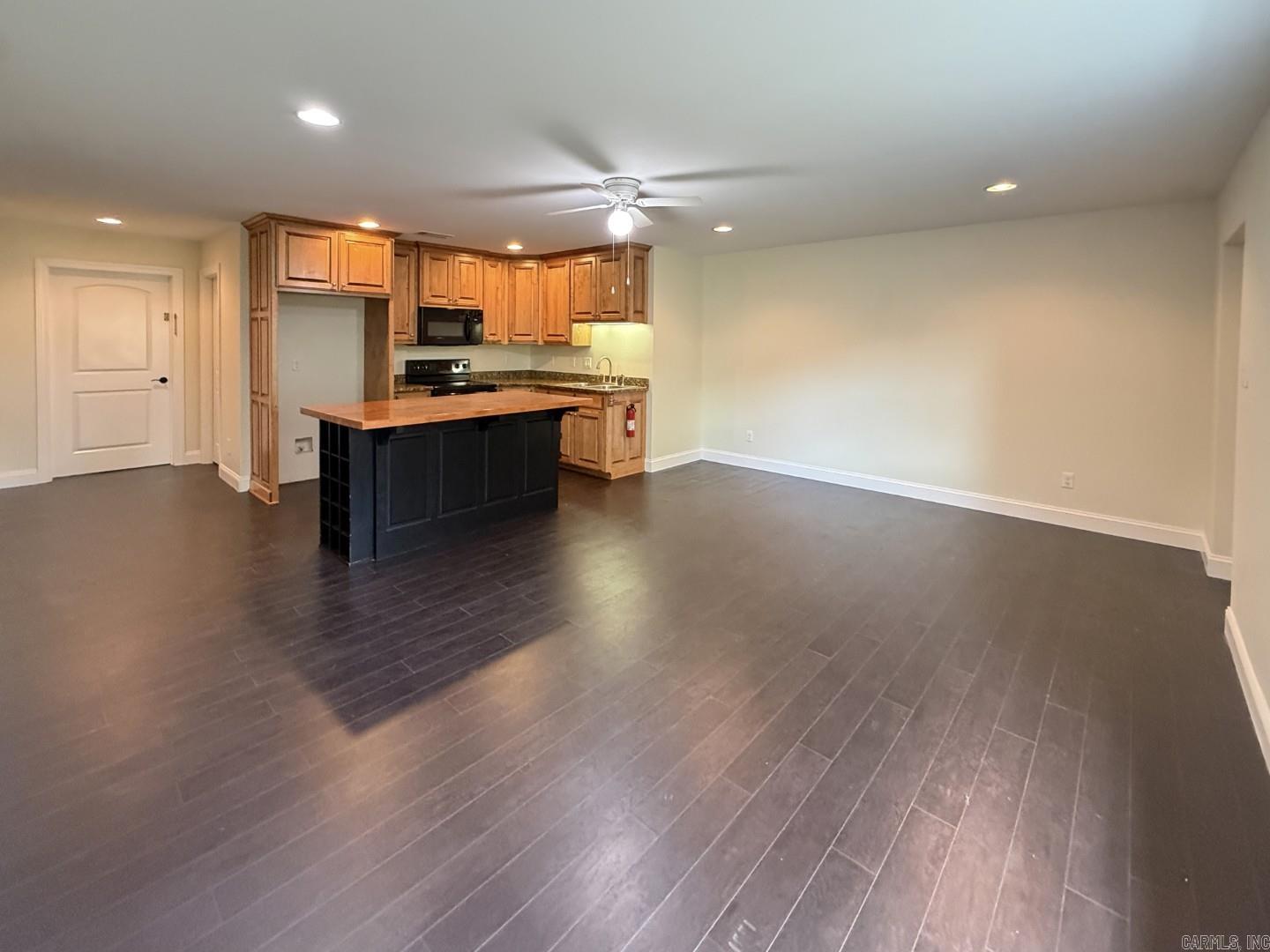 300 Crestview Drive Property Photo 24