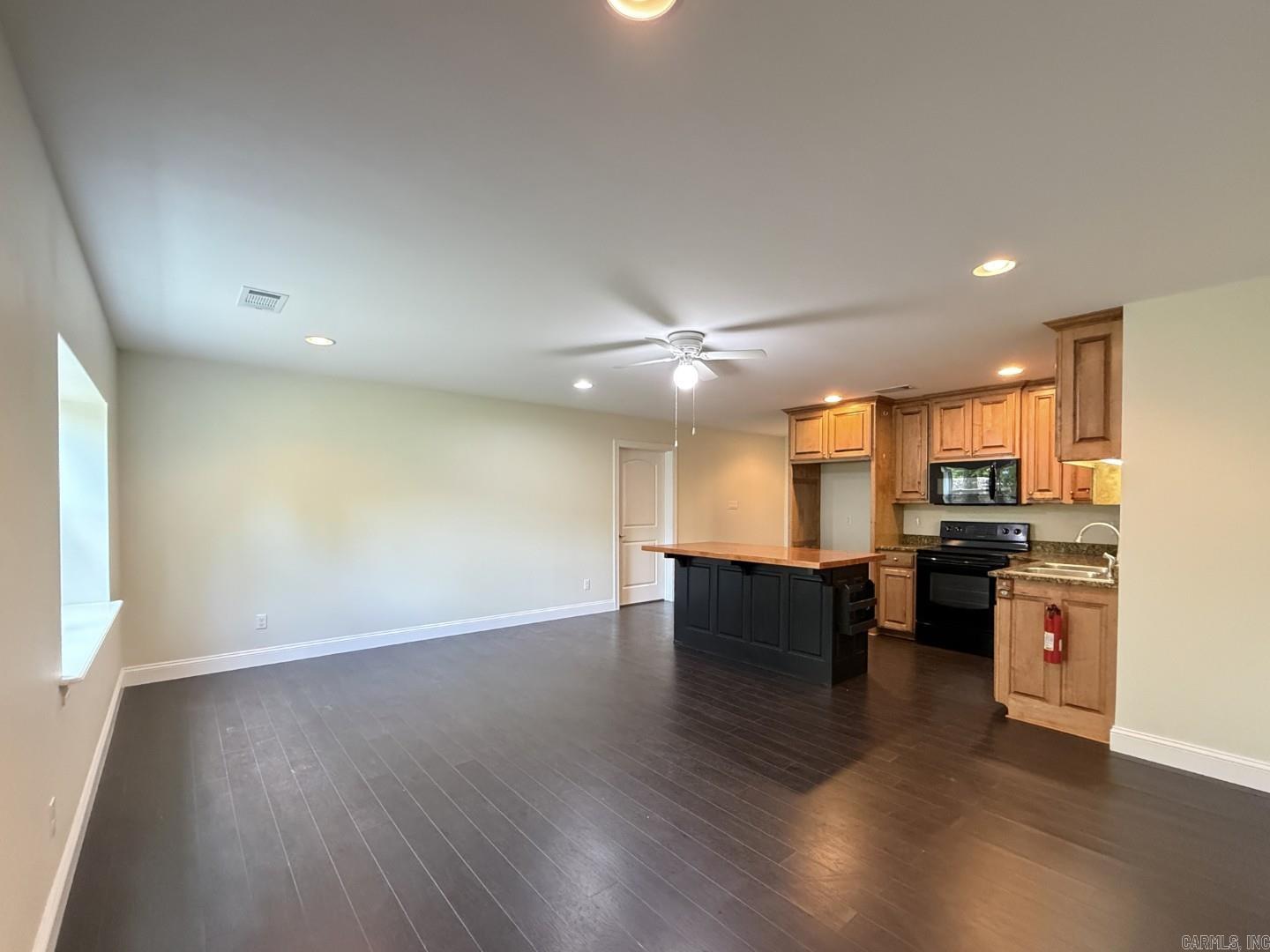 300 Crestview Drive Property Photo 25