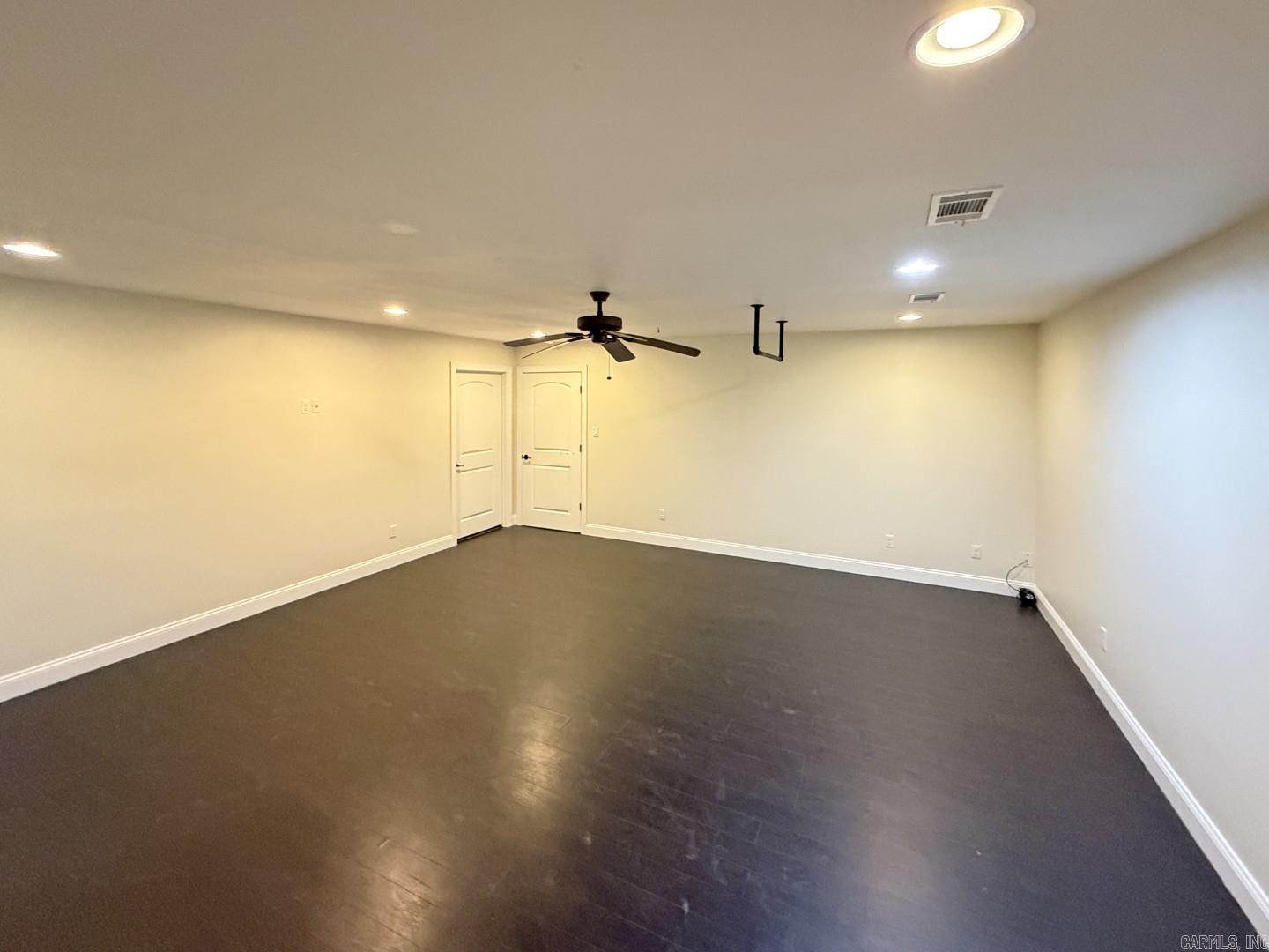 300 Crestview Drive Property Photo 31
