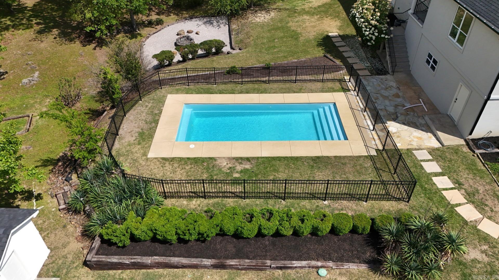 300 Crestview Drive Property Photo 41