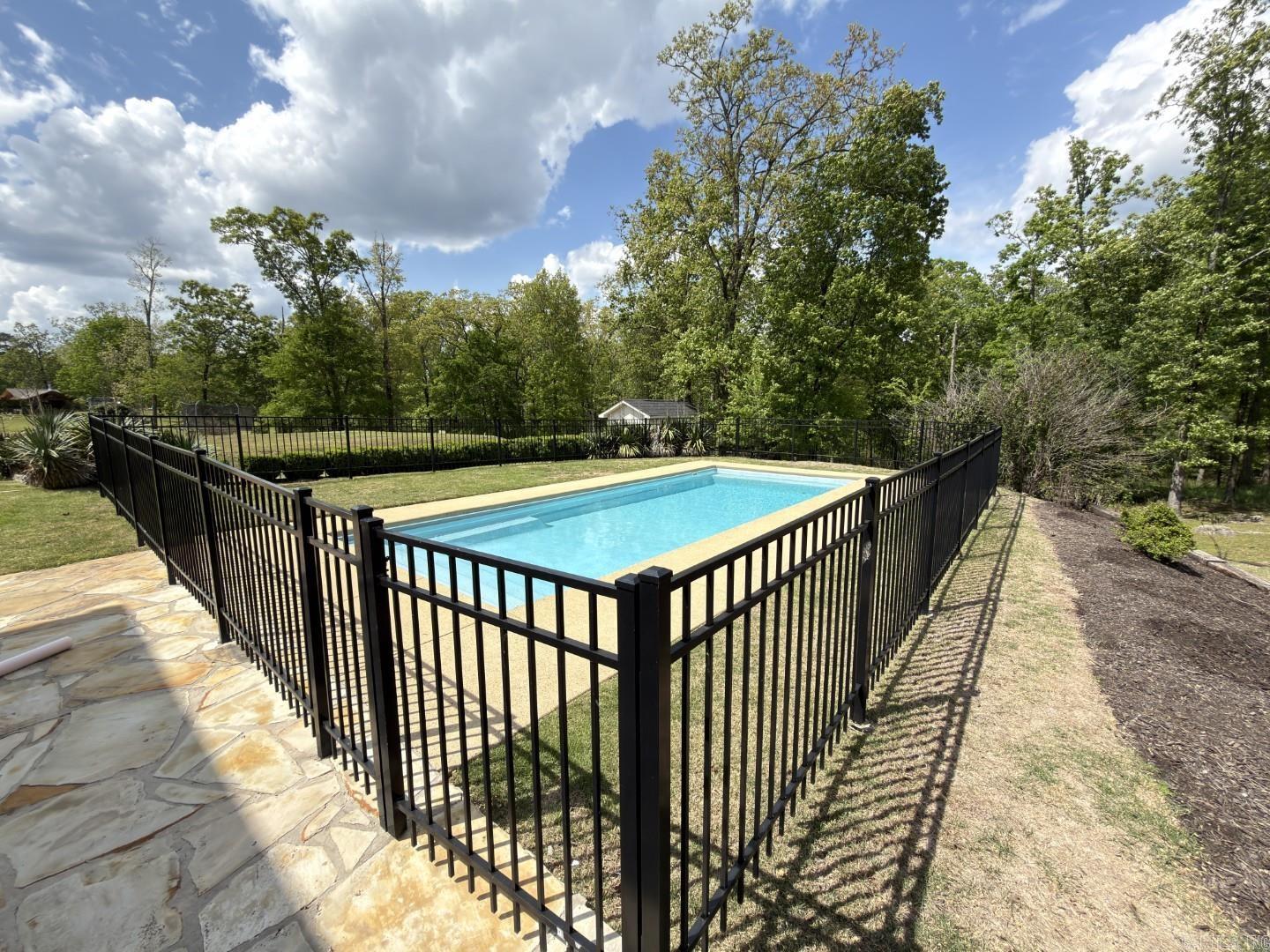 300 Crestview Drive Property Photo 43
