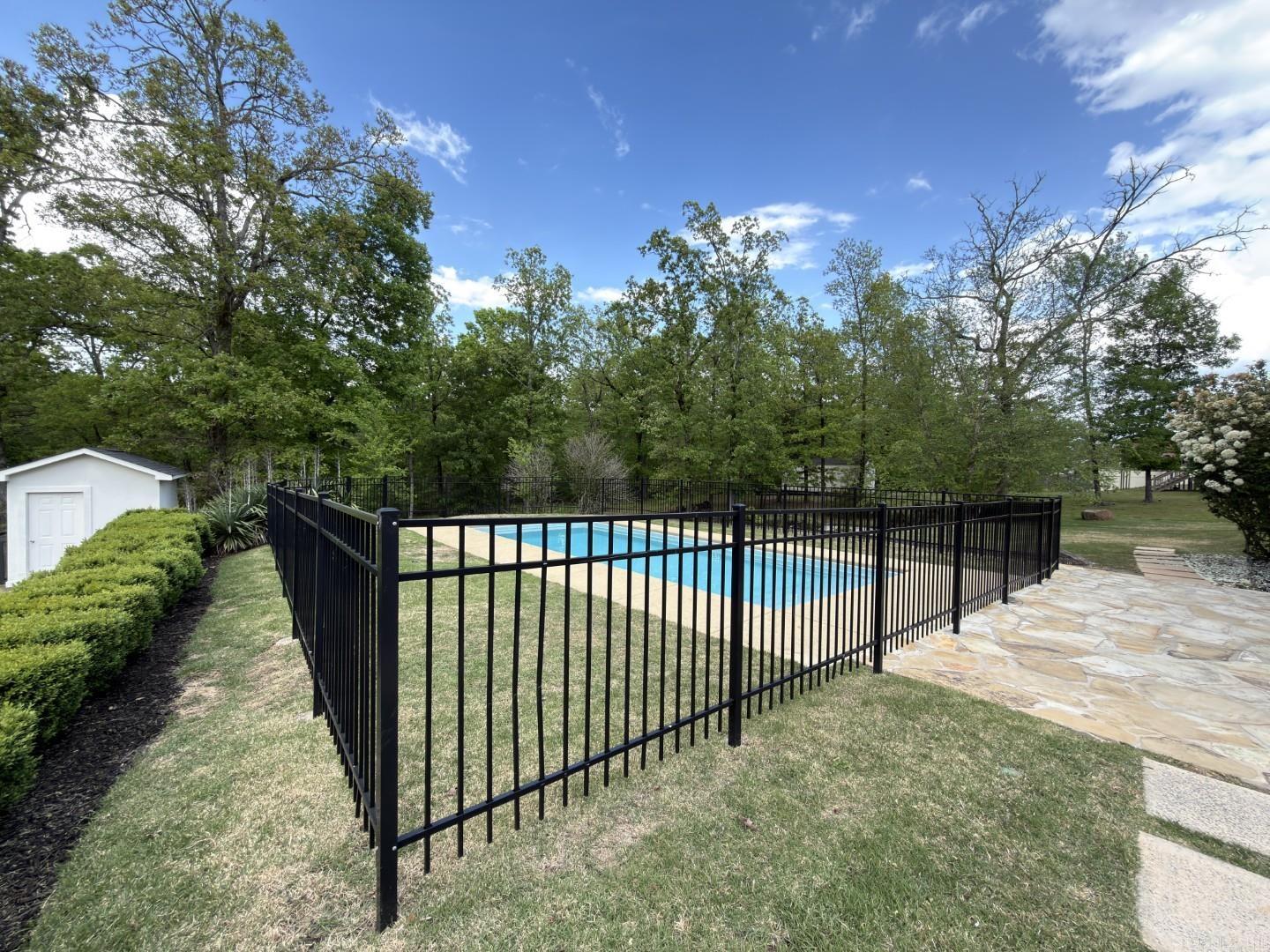 300 Crestview Drive Property Photo 45
