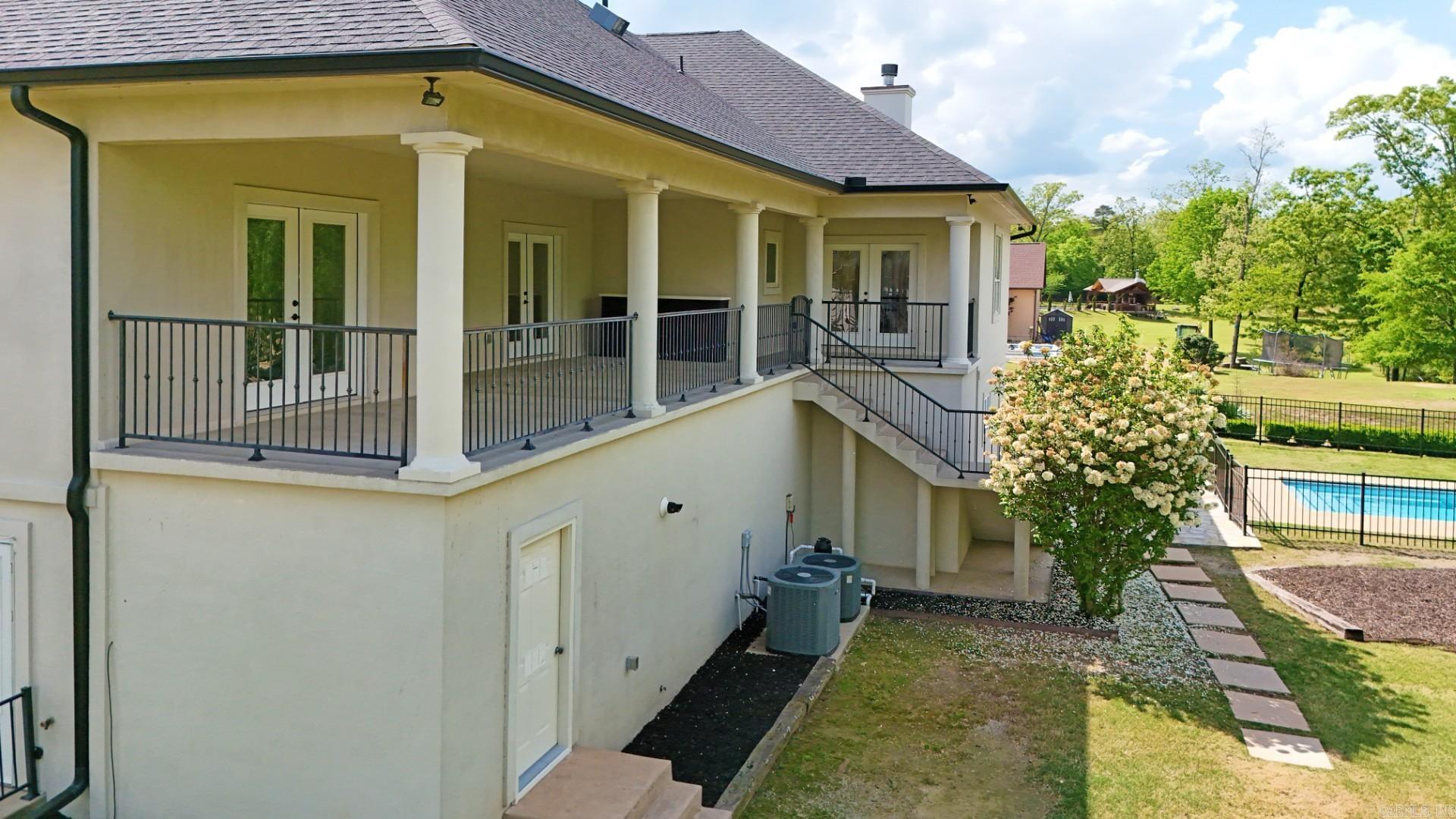300 Crestview Drive Property Photo 48