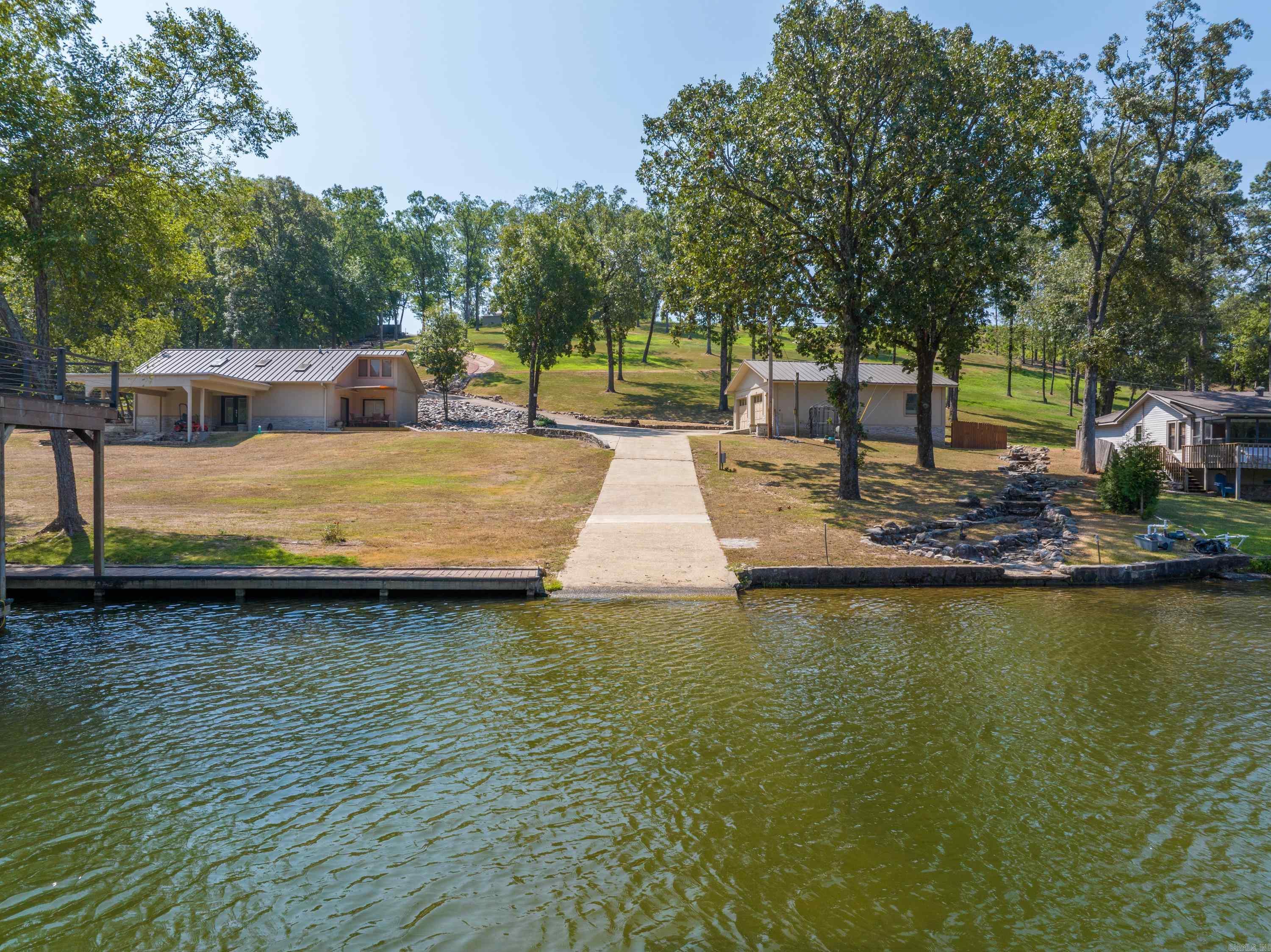 300 Pinehill Property Photo 3