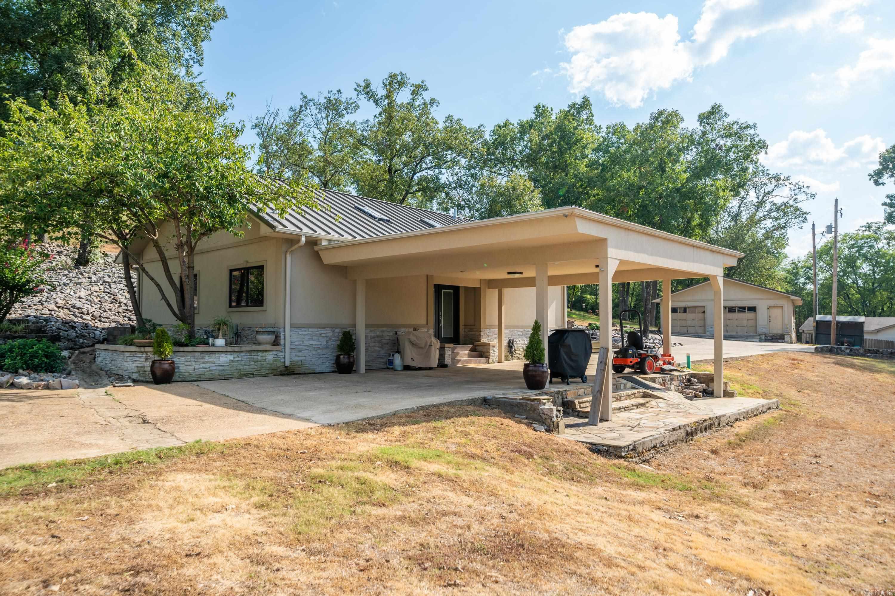 300 Pinehill Property Photo 22