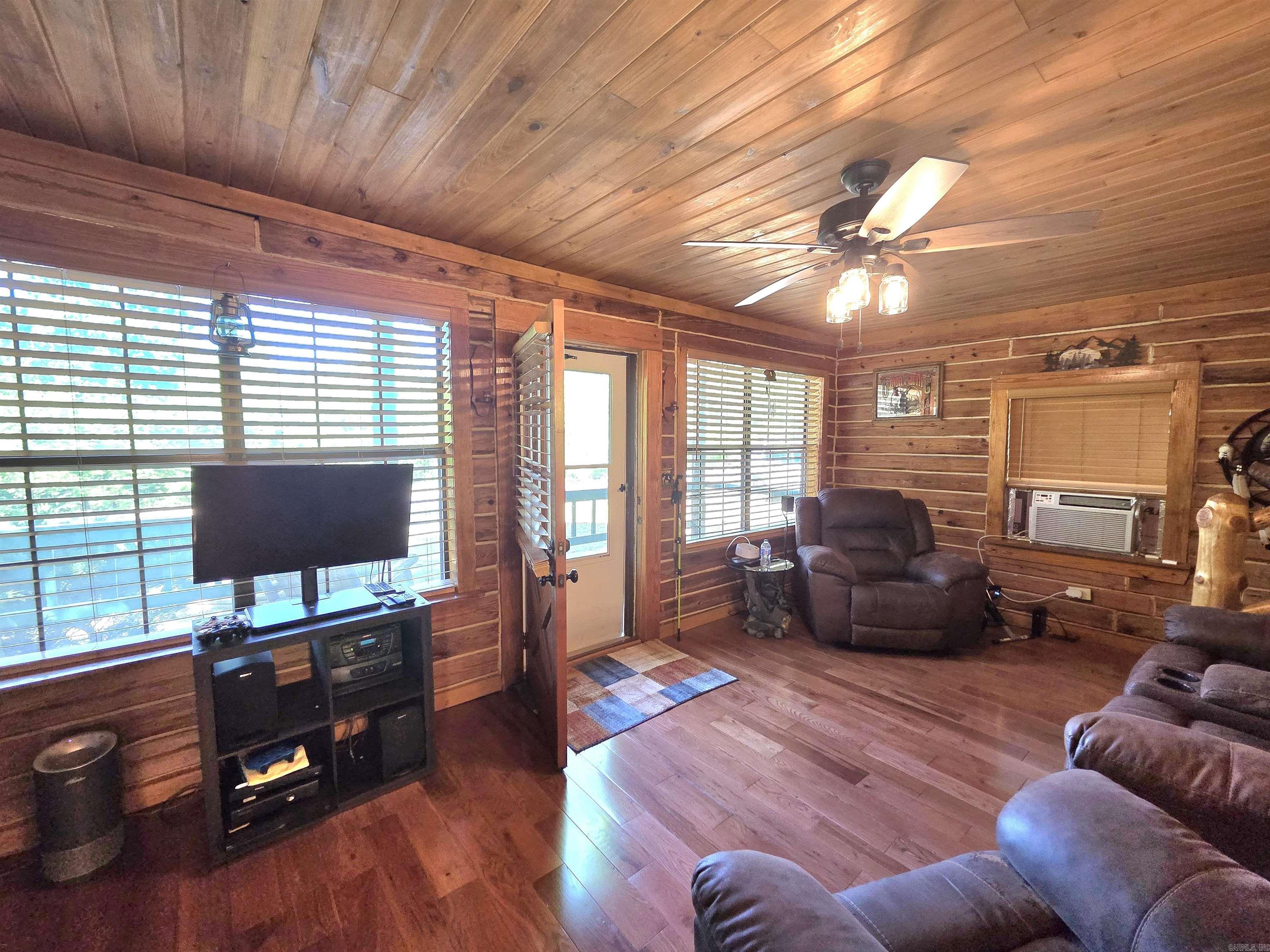 304 Black Bear Bluff Property Photo 22