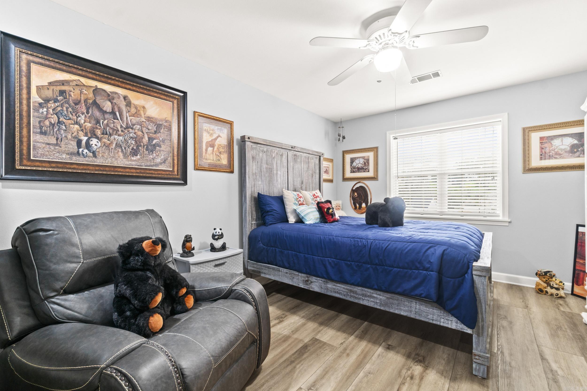 1160 Huntington Place Property Photo 15