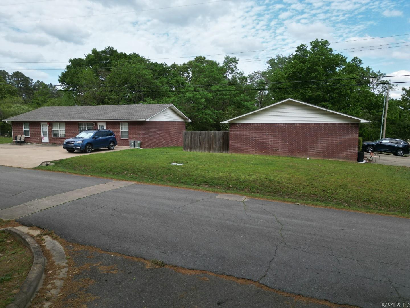 401 & 403 N Conway Property Photo 18