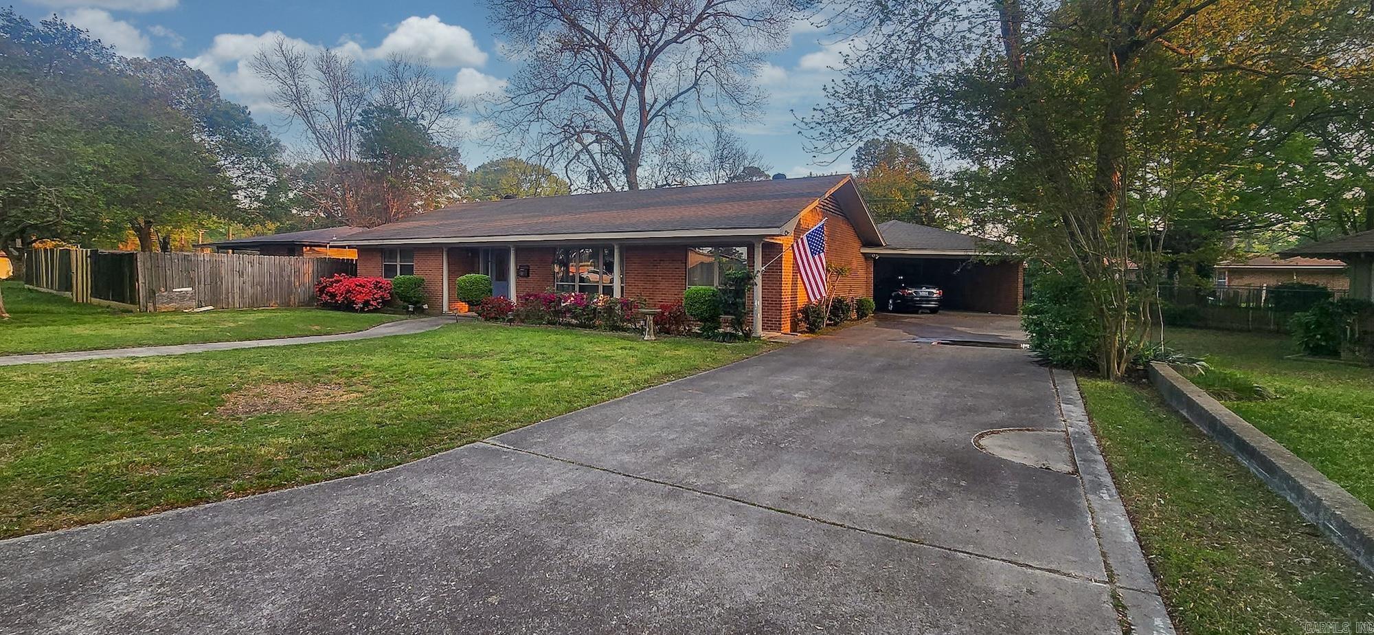 101 Wildwood Drive Property Photo 2