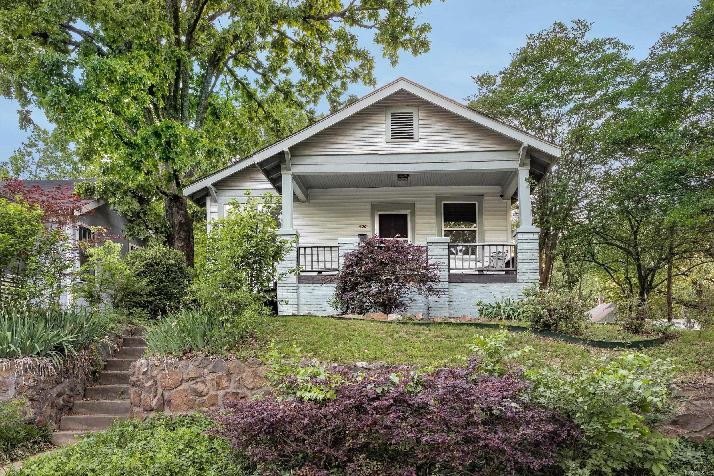 400 S Booker Property Photo 1