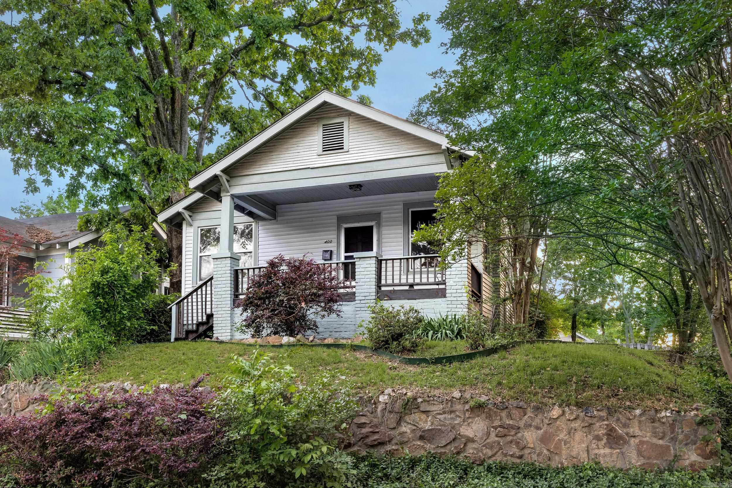 400 S Booker Property Photo 2