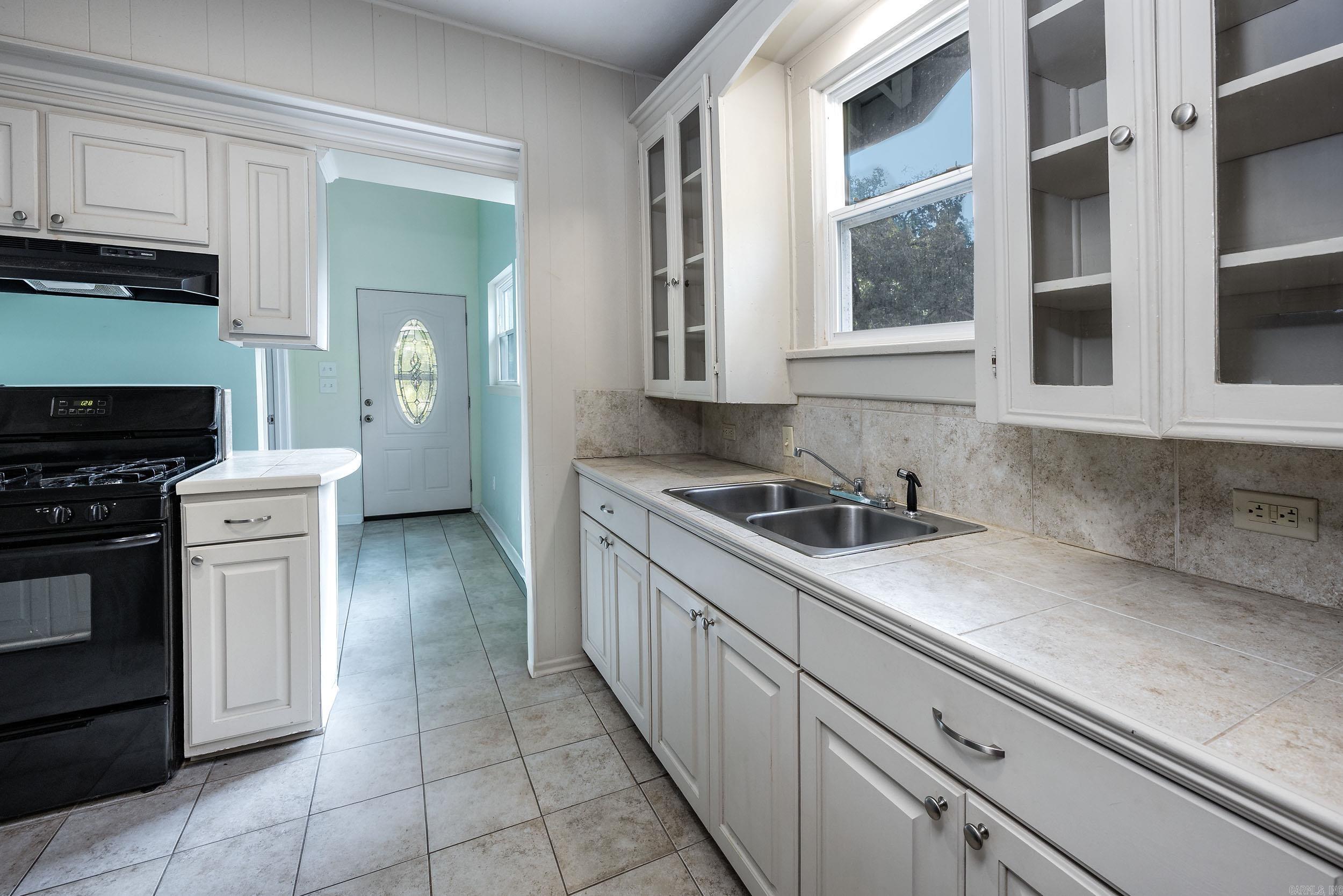 400 S Booker Property Photo 12