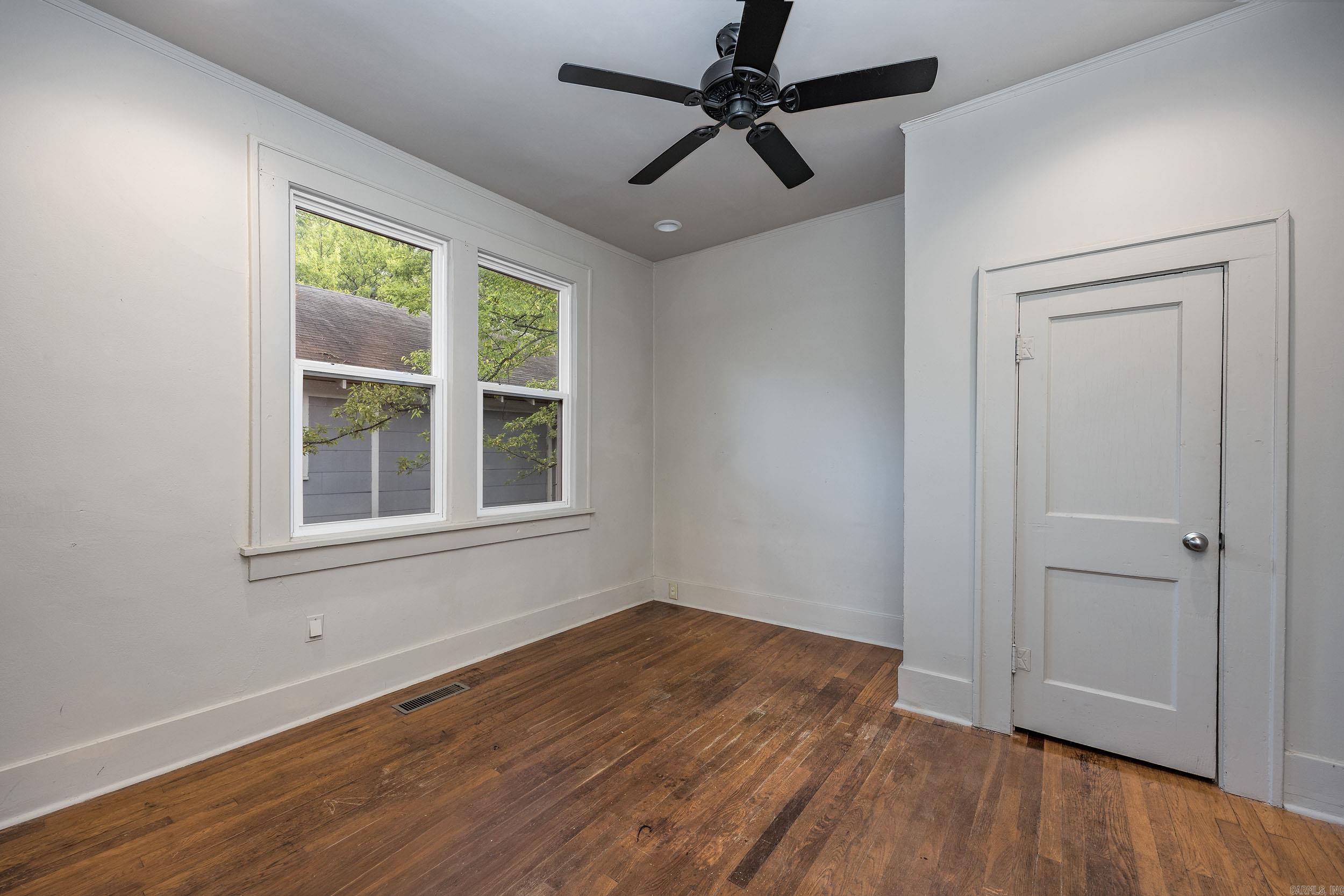 400 S Booker Property Photo 22