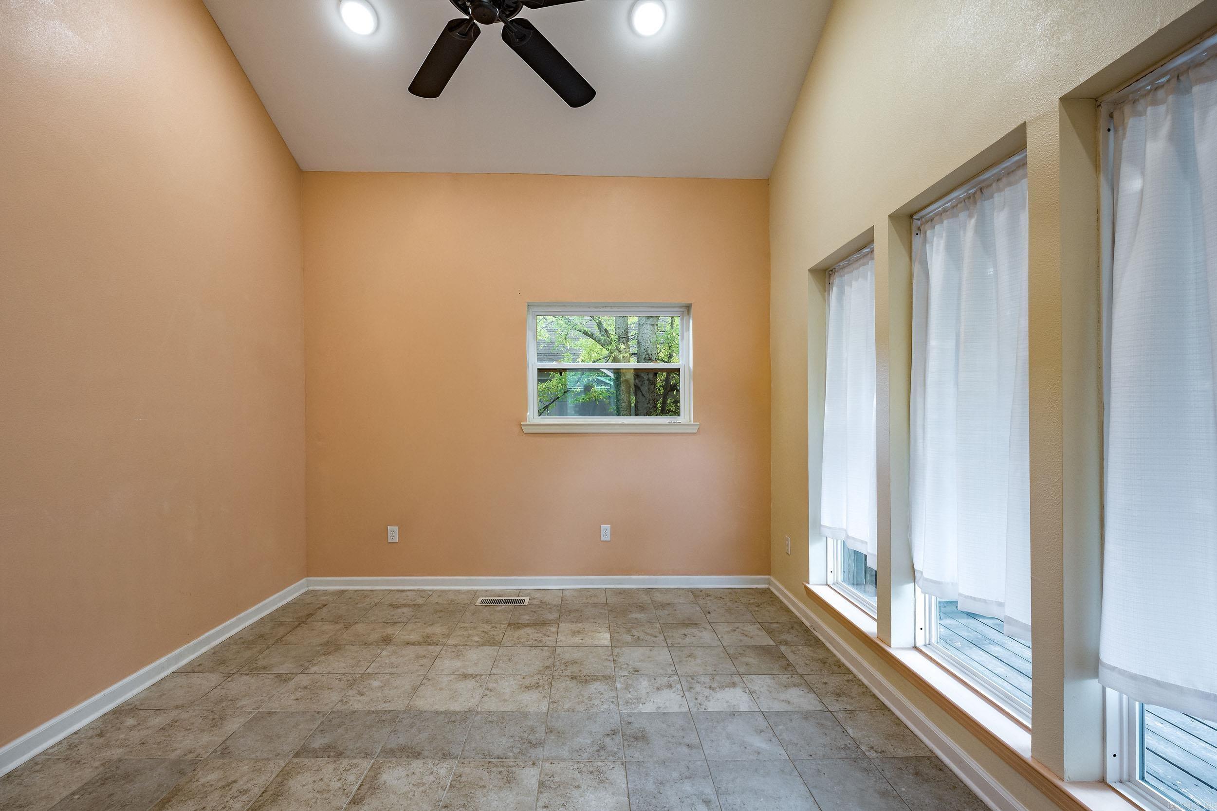 400 S Booker Property Photo 25
