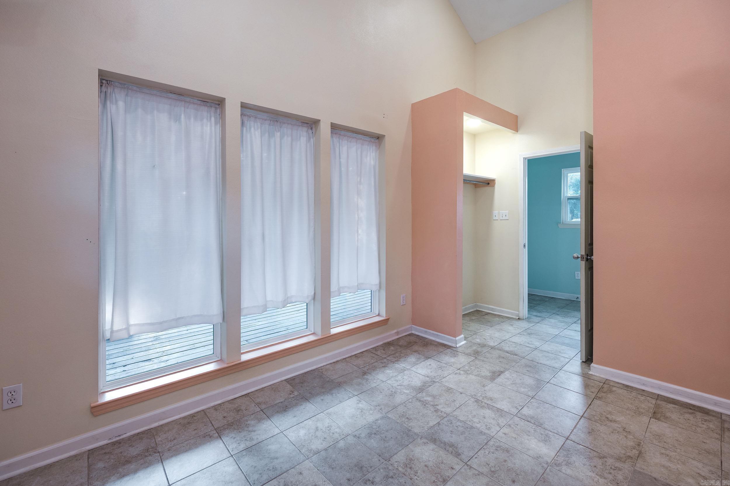 400 S Booker Property Photo 26