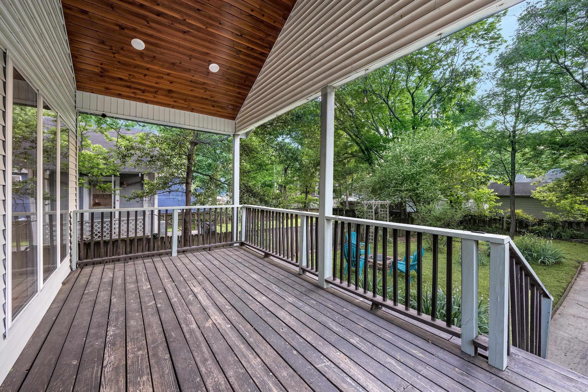400 S Booker Property Photo 31