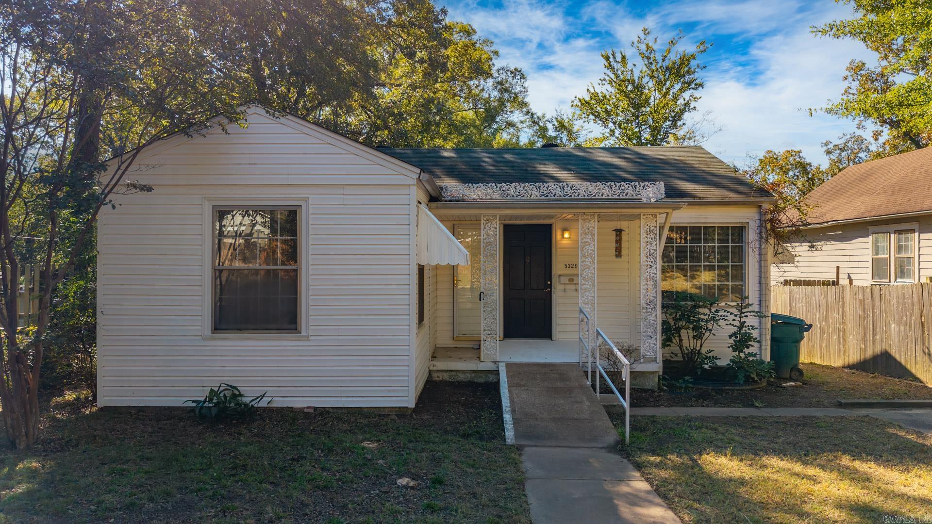 5329 Lee Avenue Property Photo 1