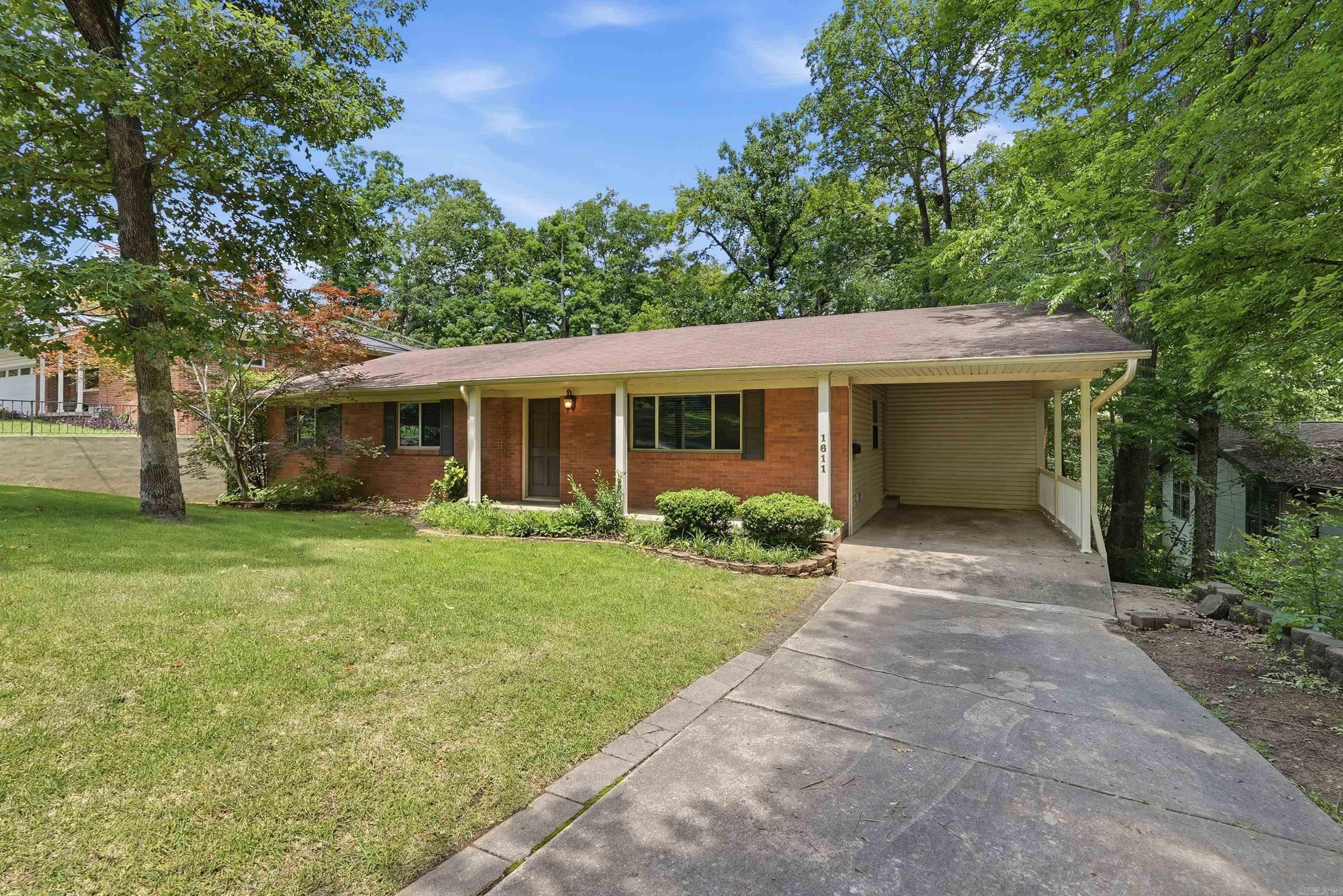 1611 Grove Hill Road Property Photo 3