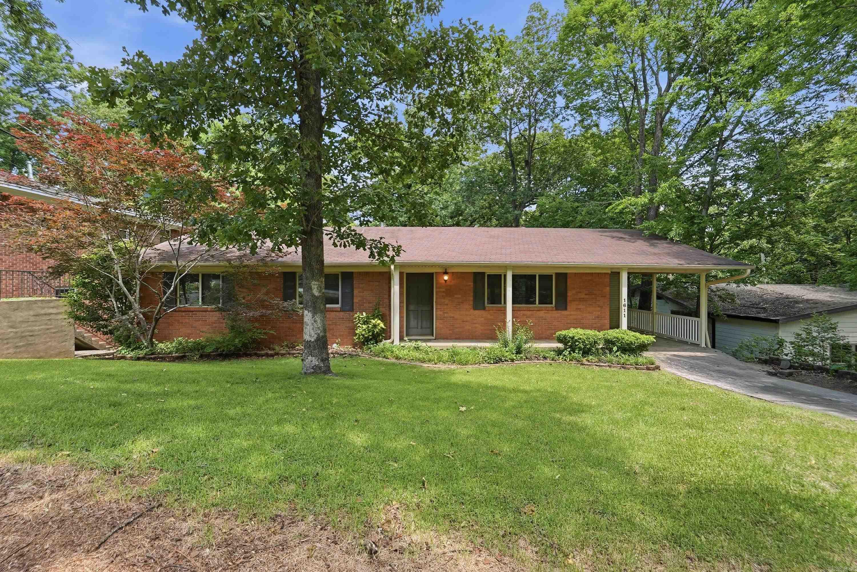 1611 Grove Hill Road Property Photo 4