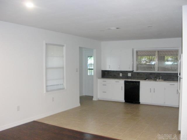 610 6th Ave Property Photo 2