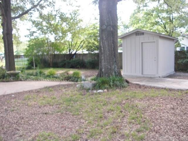 610 6th Ave Property Photo 4