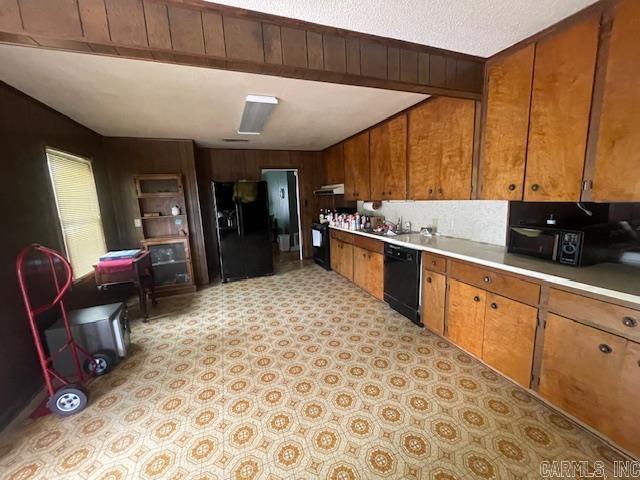1902 S Spring Street Property Photo 5