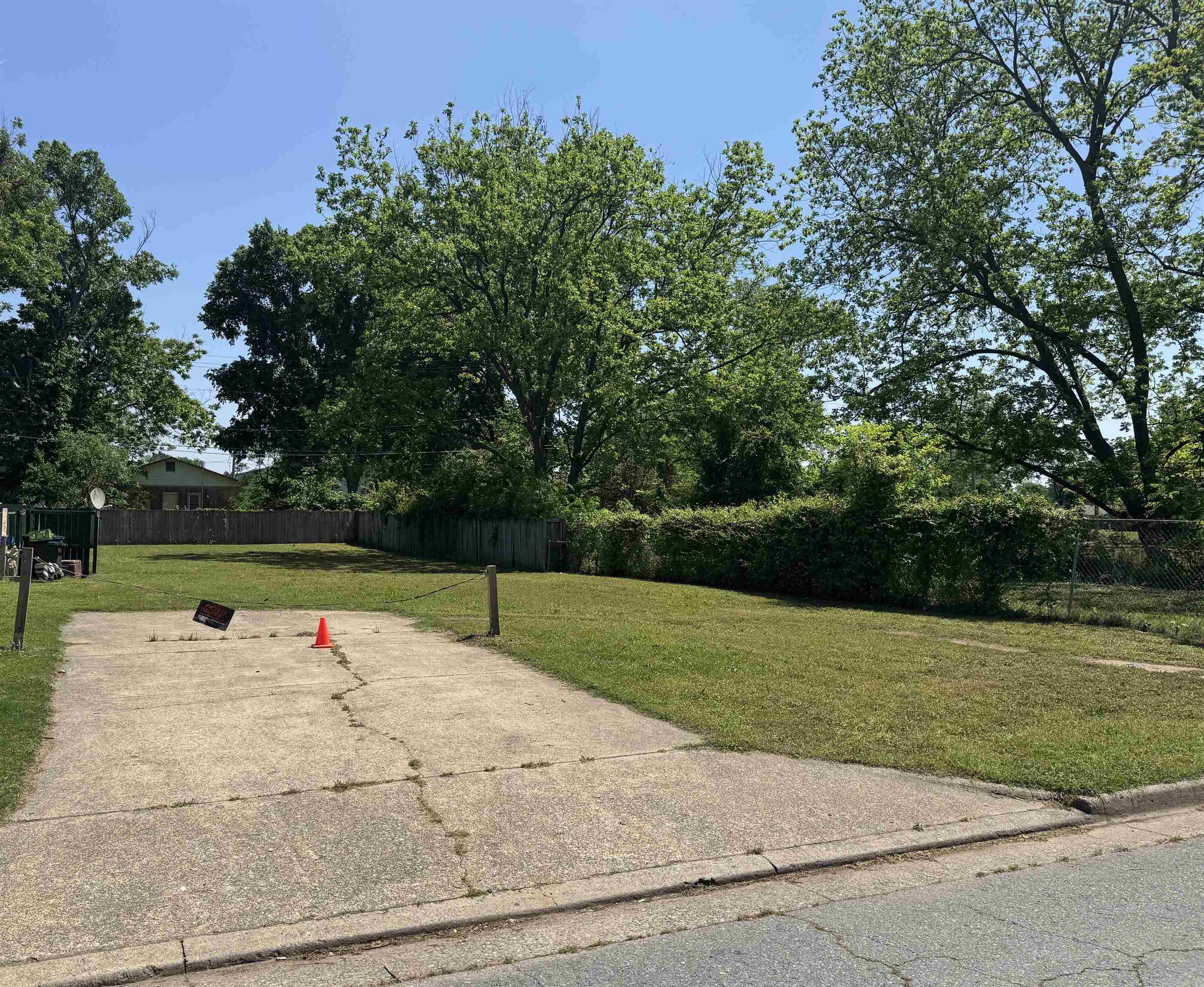 1406 N Magnolia St. Property Photo 1