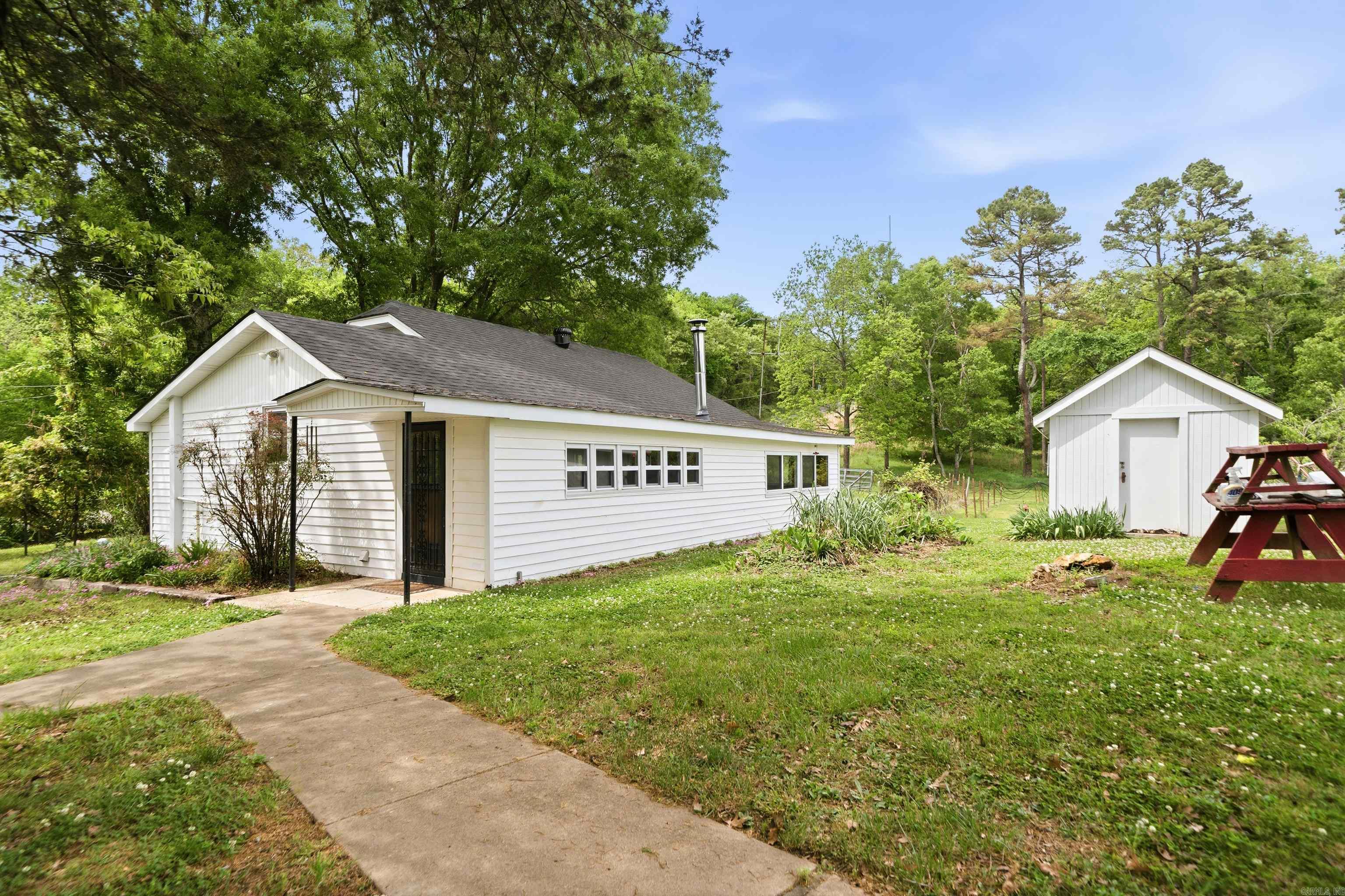 300 Carver Street Property Photo 3