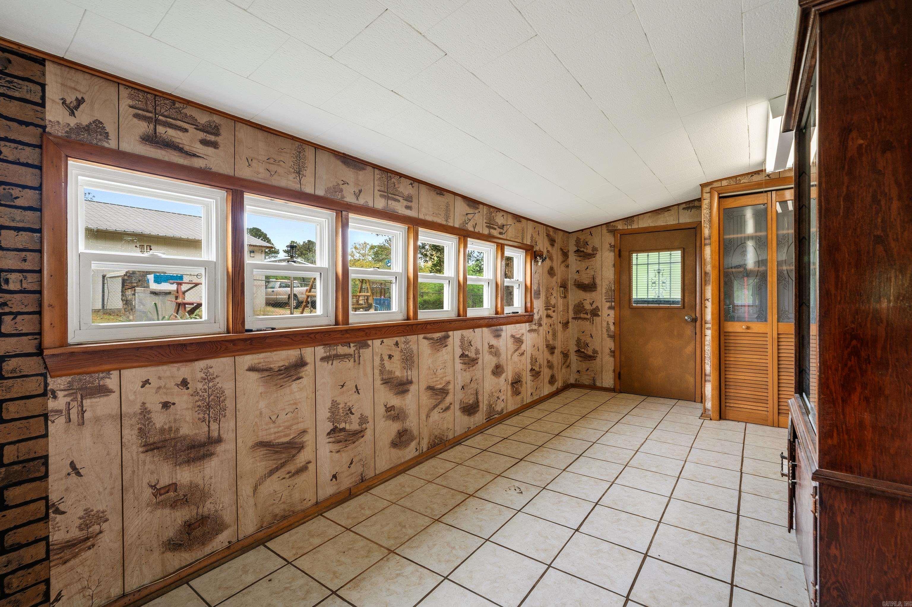 300 Carver Street Property Photo 10