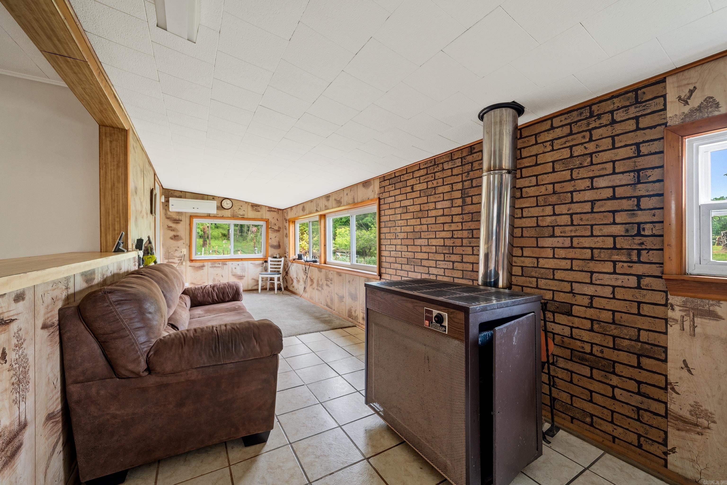 300 Carver Street Property Photo 11