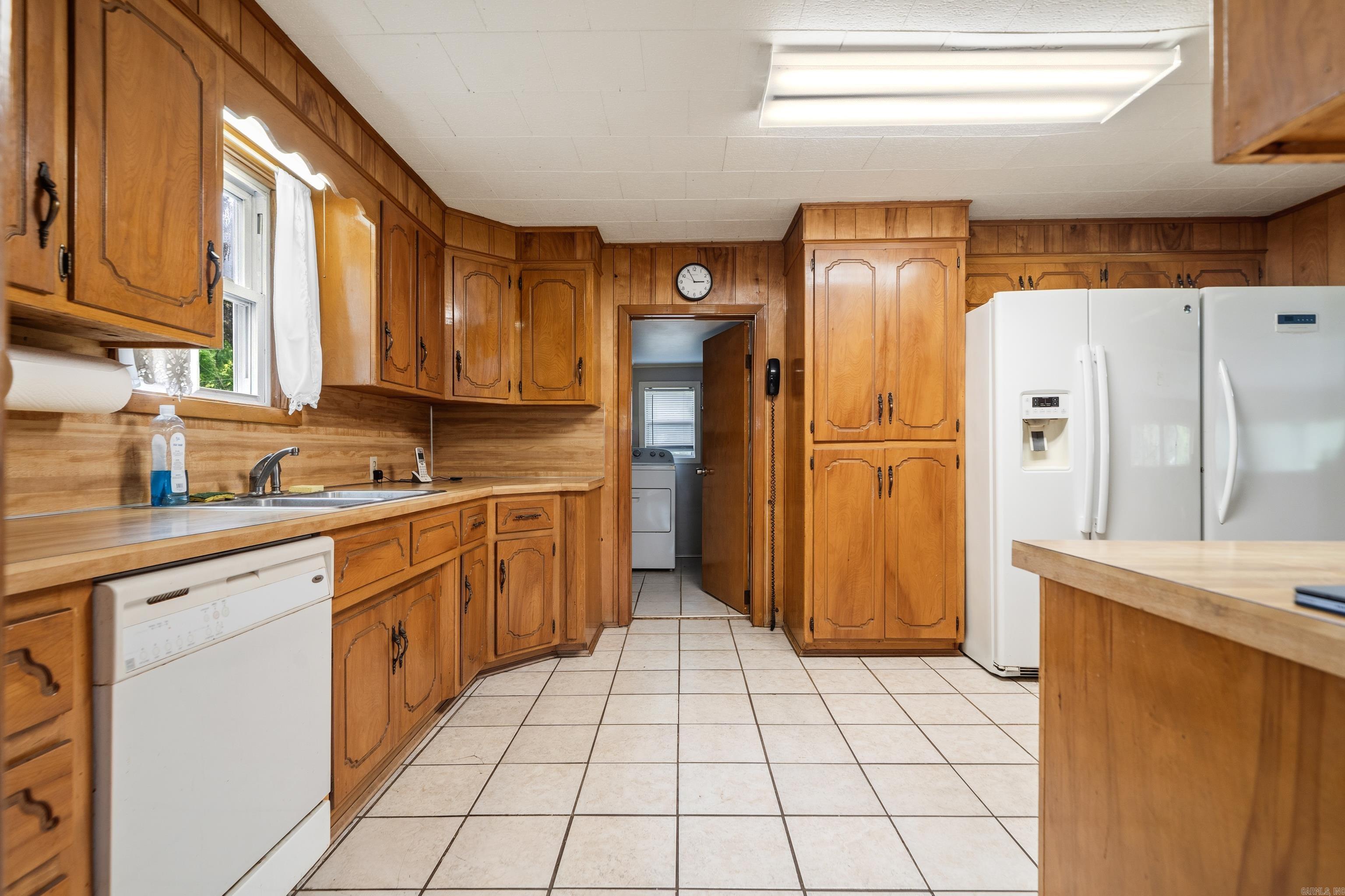 300 Carver Street Property Photo 15