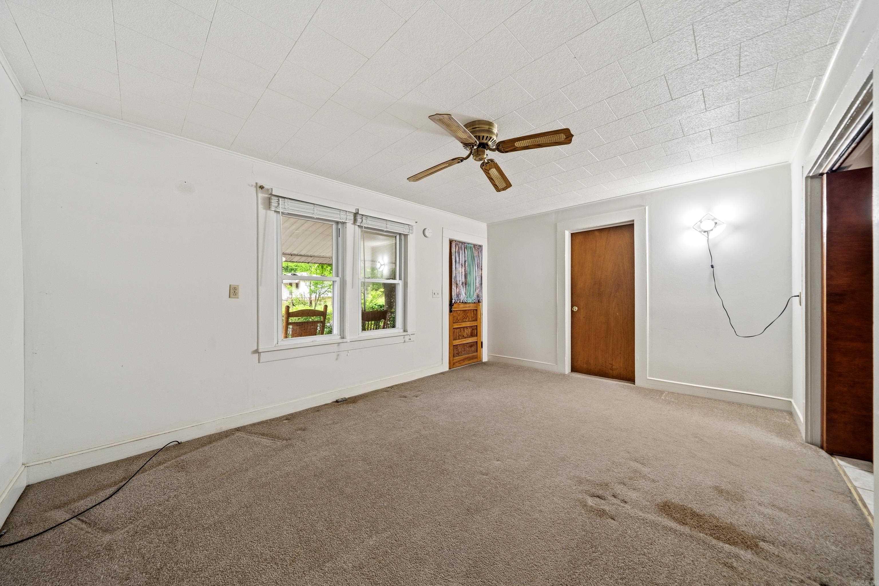 300 Carver Street Property Photo 18