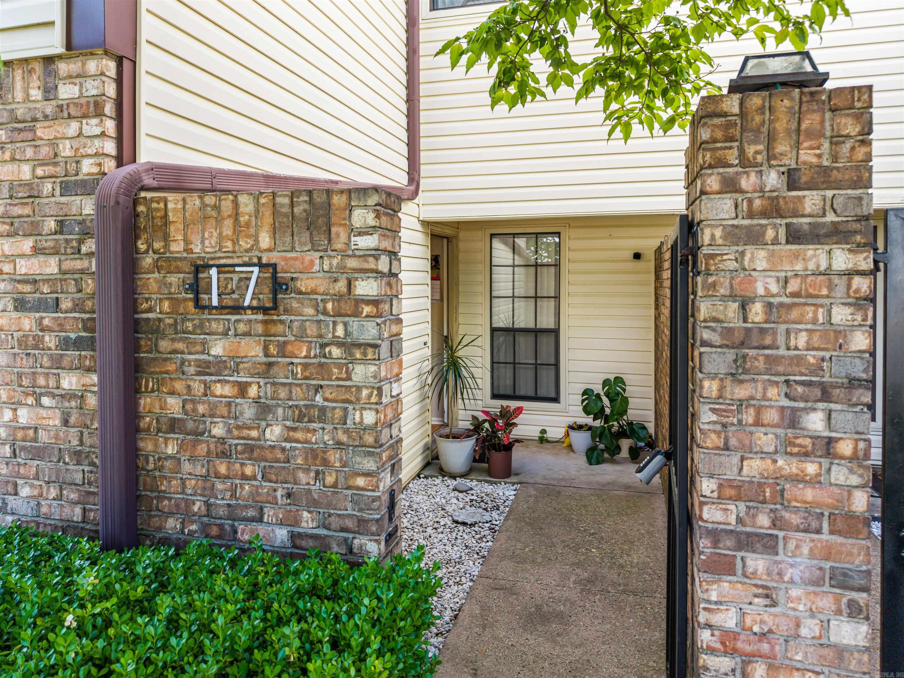 17 Huntleigh Drive Property Photo 4