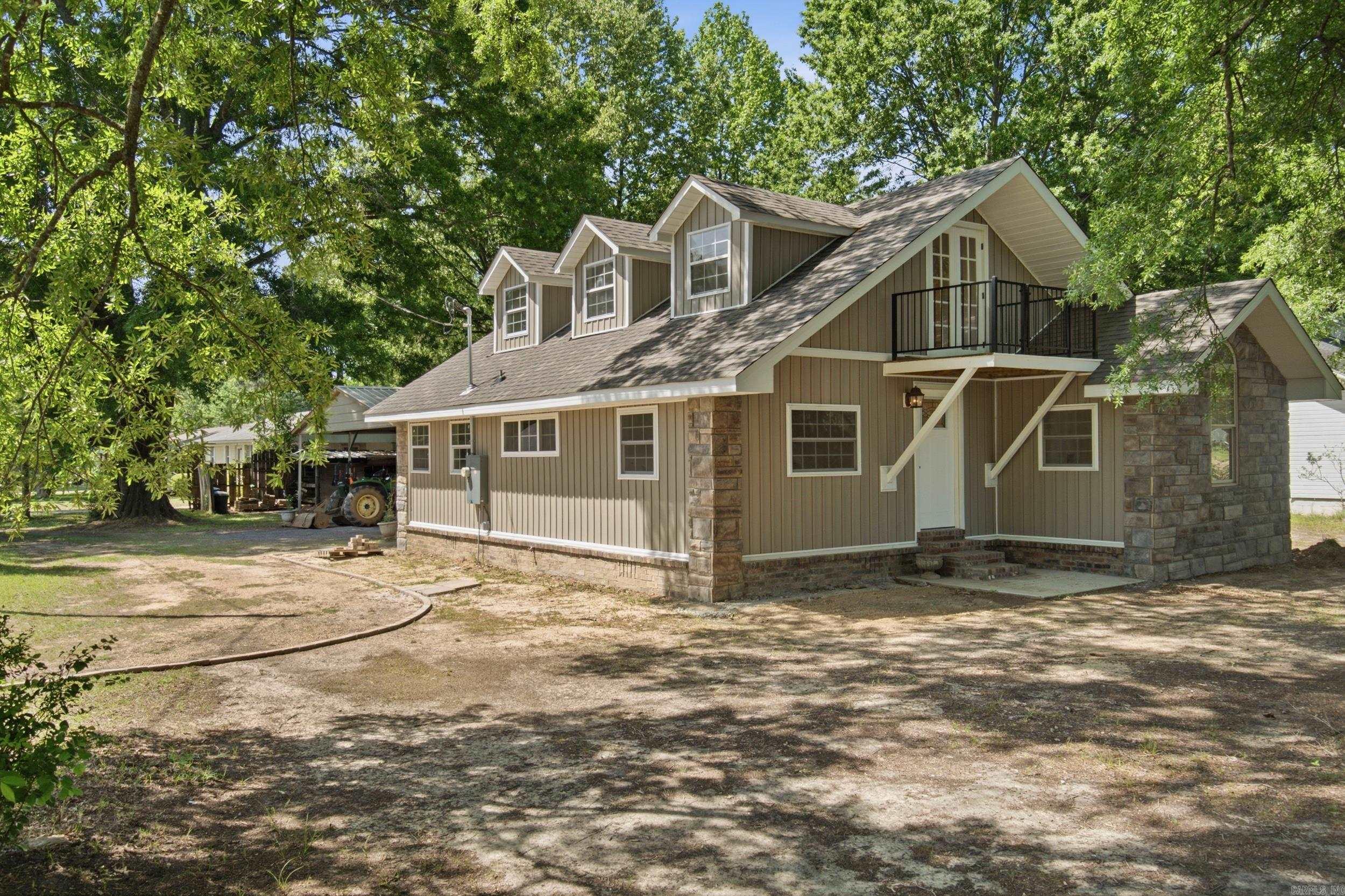 201 N Holly Property Photo 2