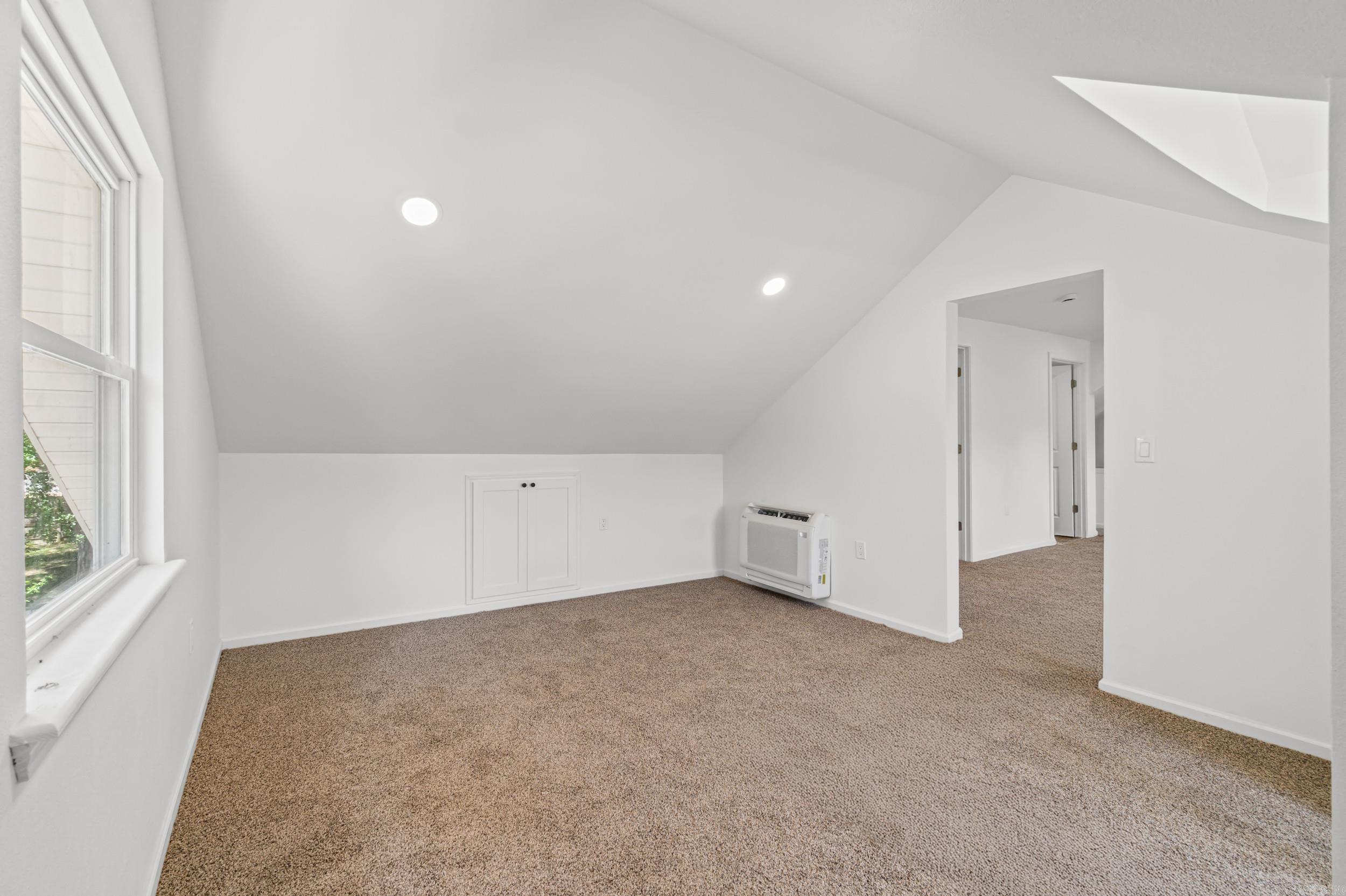 201 N Holly Property Photo 18