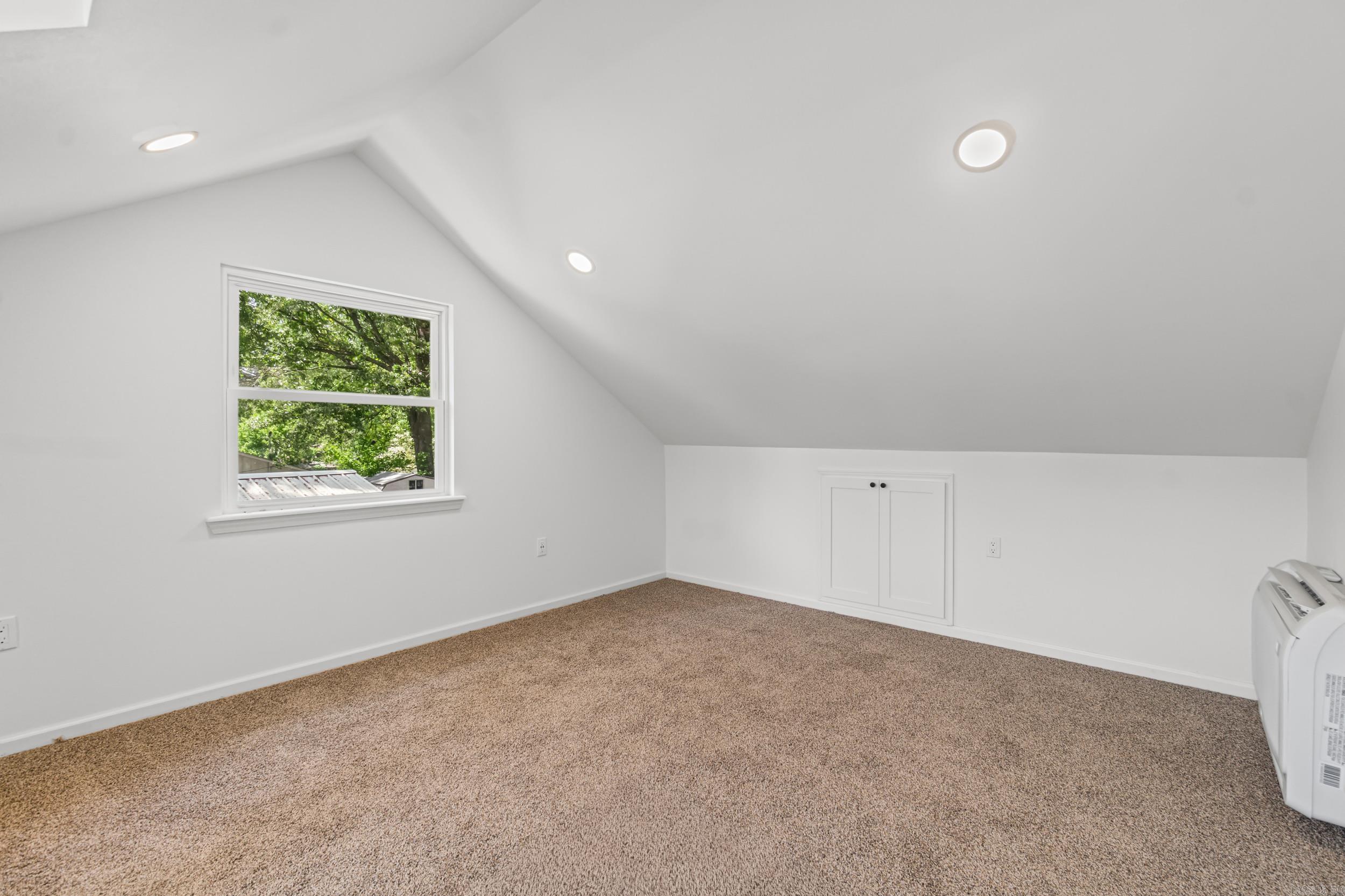 201 N Holly Property Photo 19