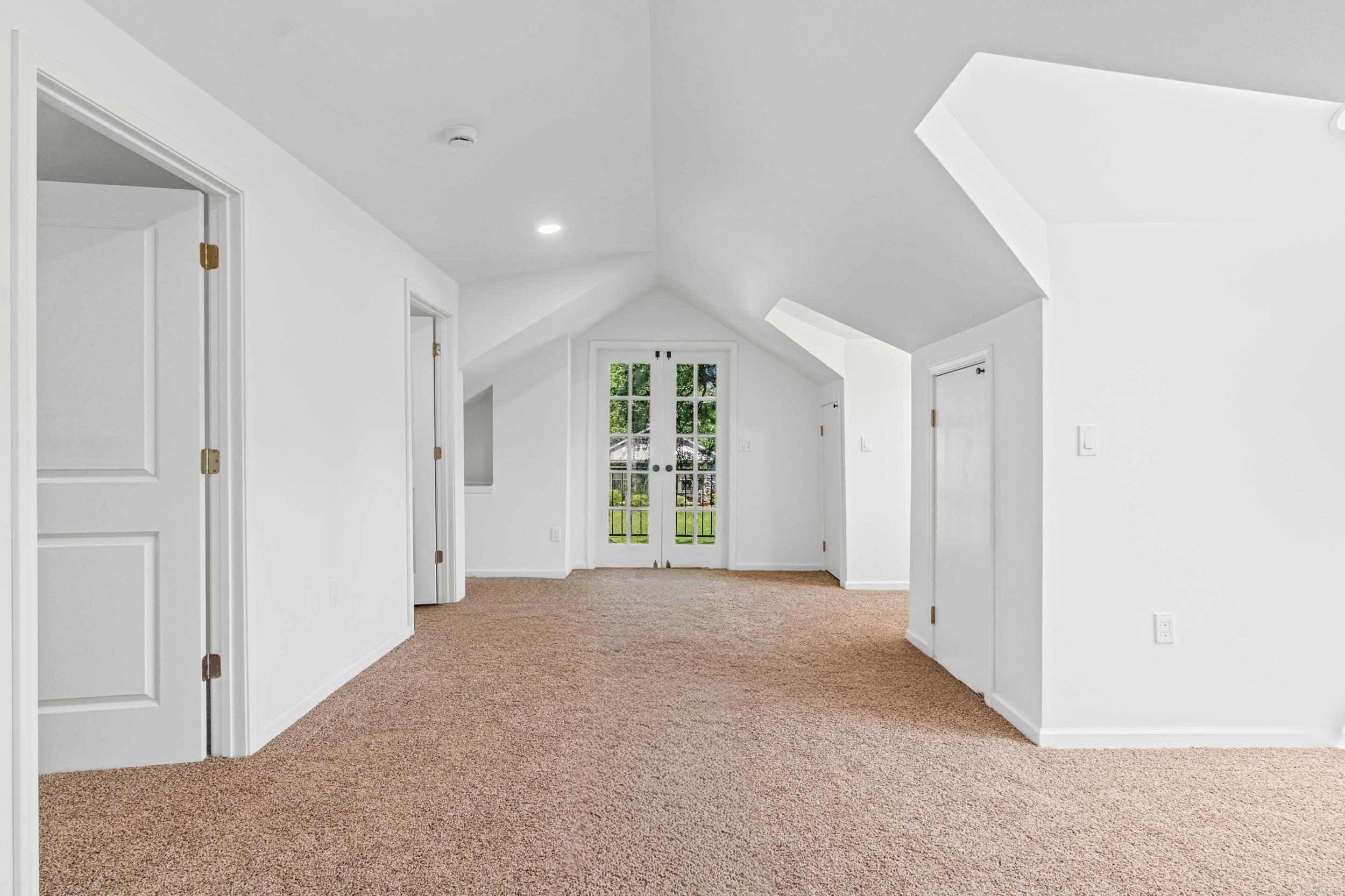 201 N Holly Property Photo 21