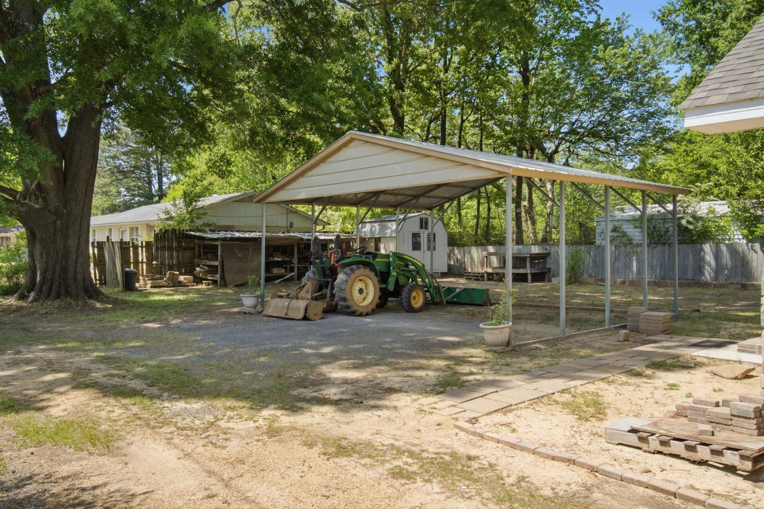 201 N Holly Property Photo 31