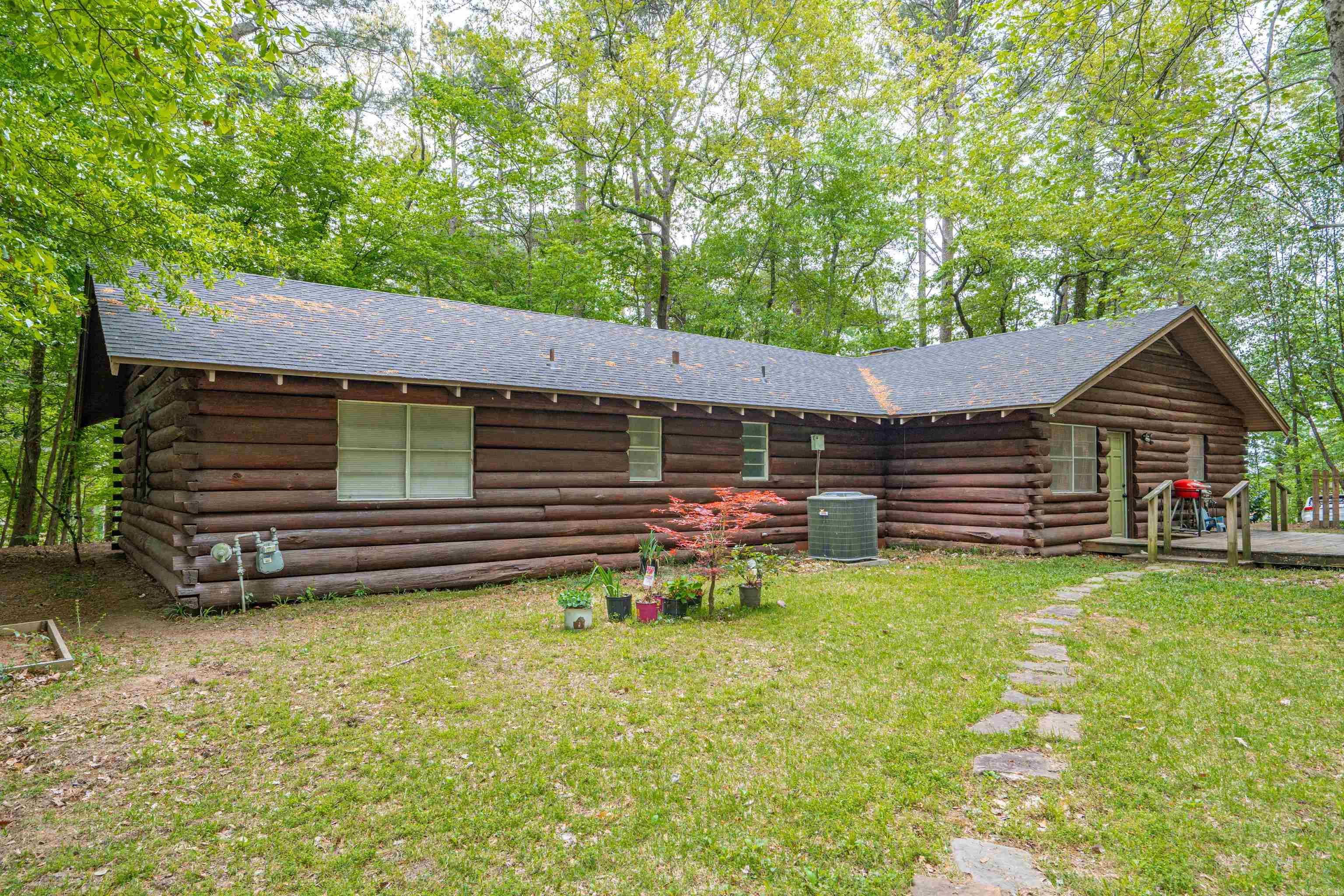 2091 Elaine Circle Property Photo 5