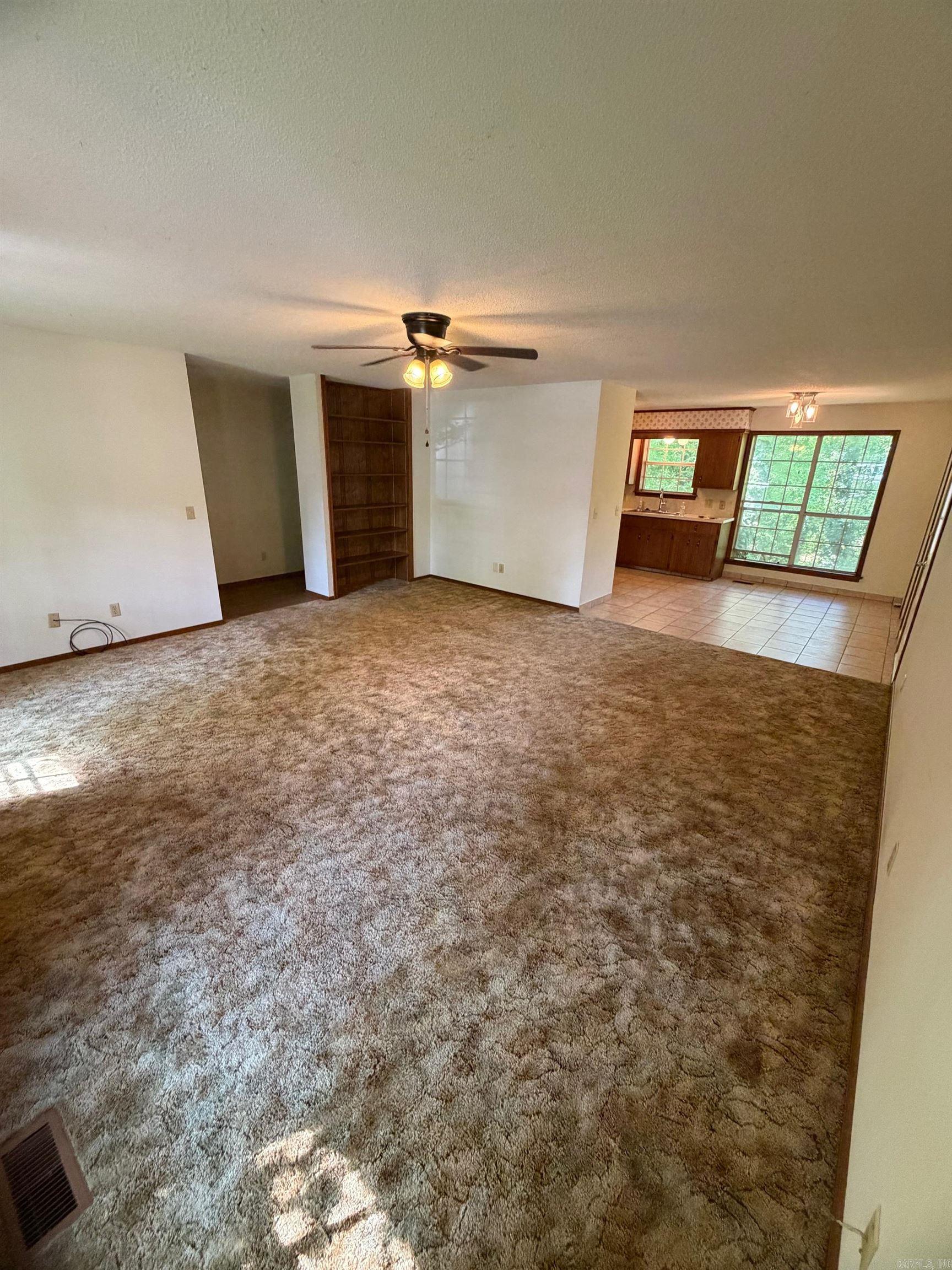 9 King Drive Property Photo 6
