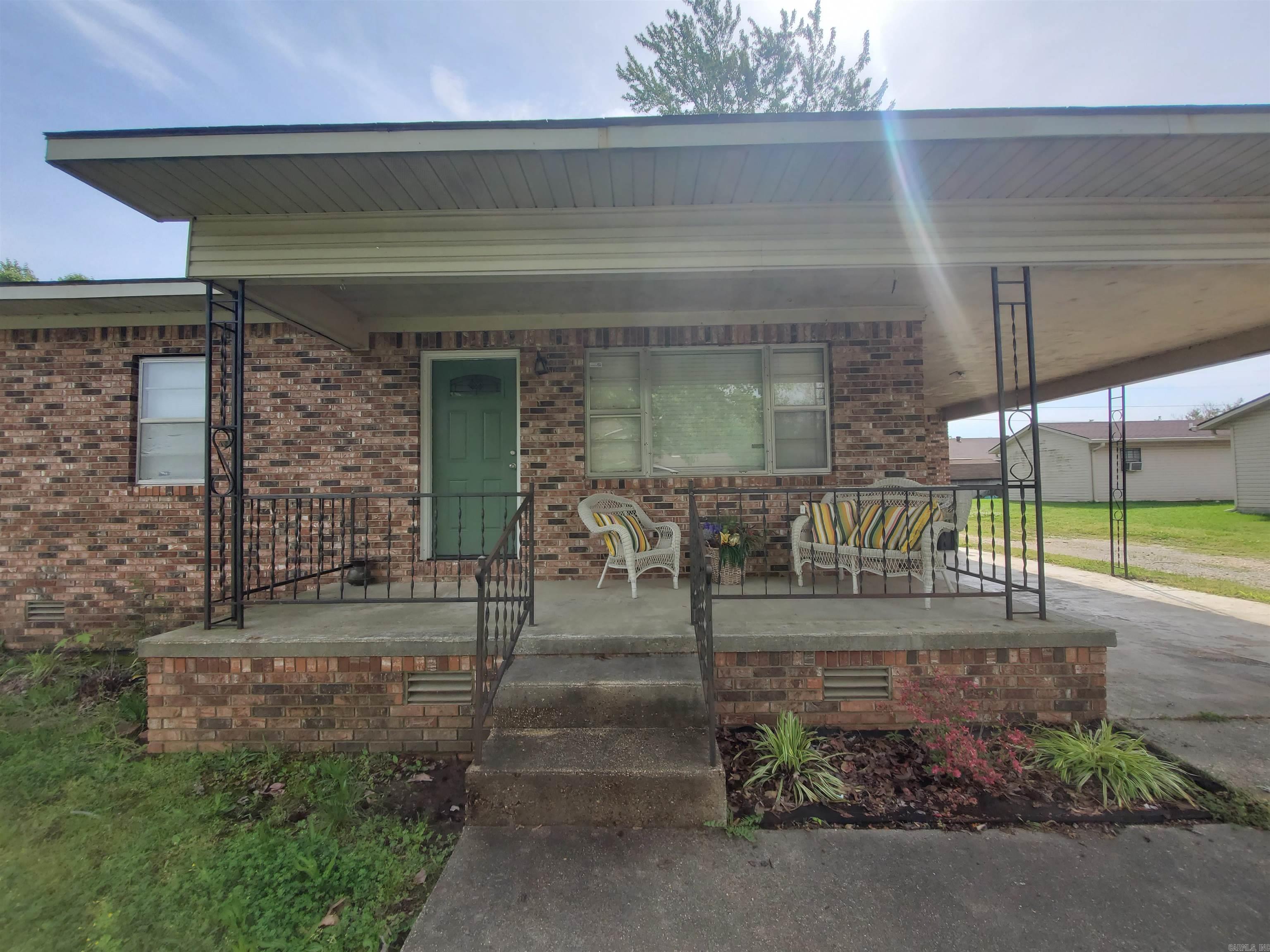 477 Ann Avenue Property Photo 2