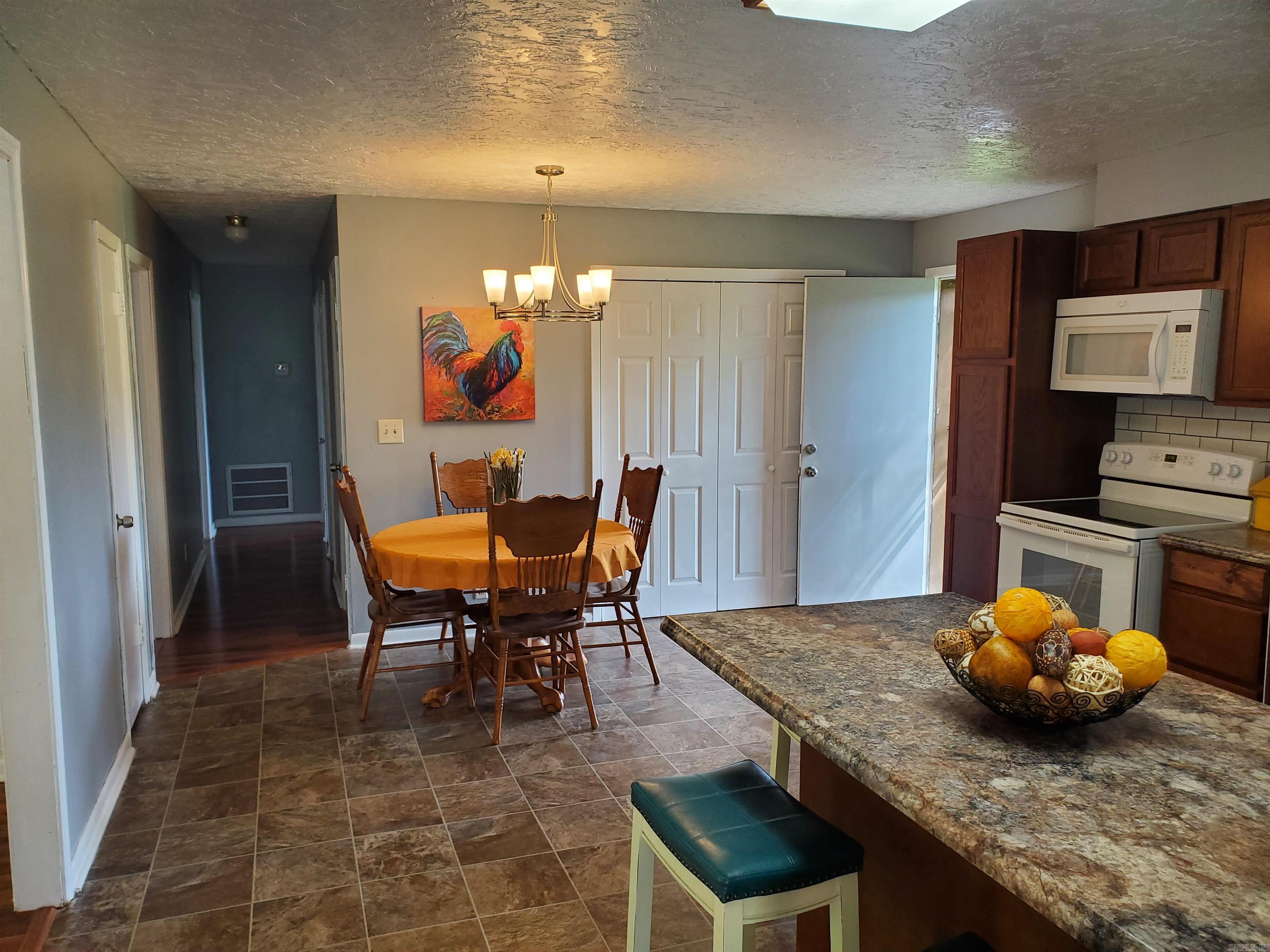 477 Ann Avenue Property Photo 17