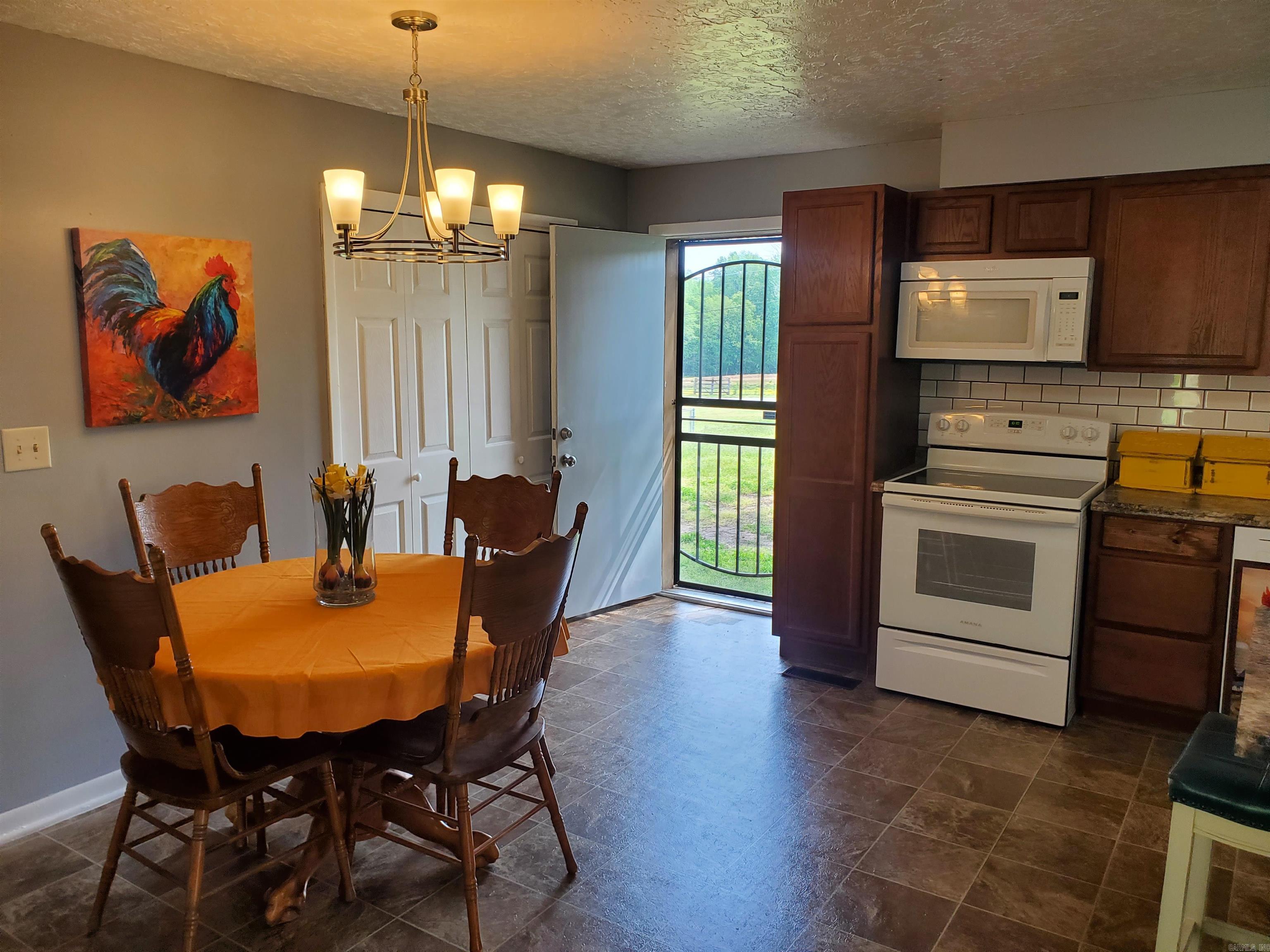 477 Ann Avenue Property Photo 18