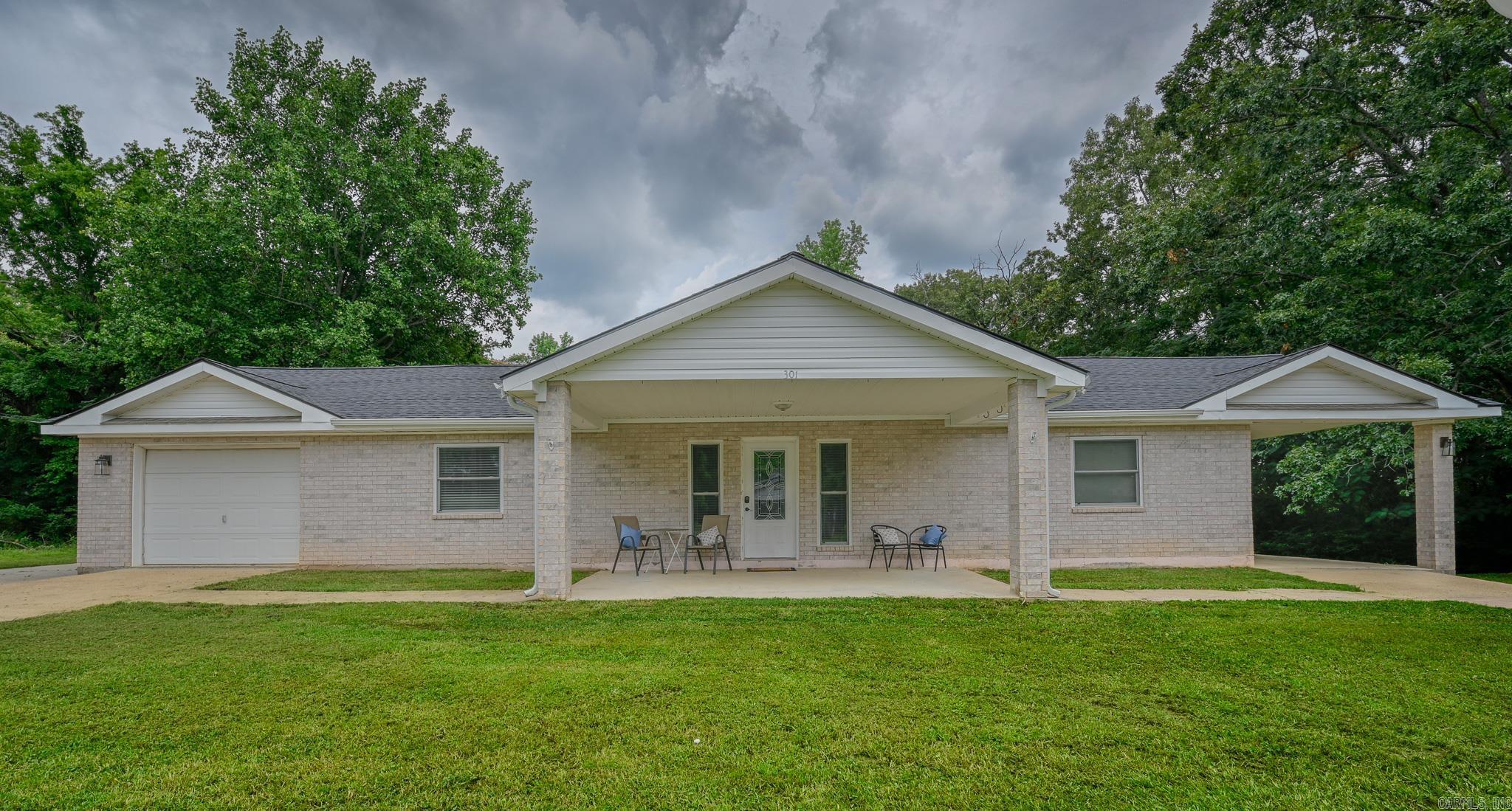 301 Bixler Property Photo 1
