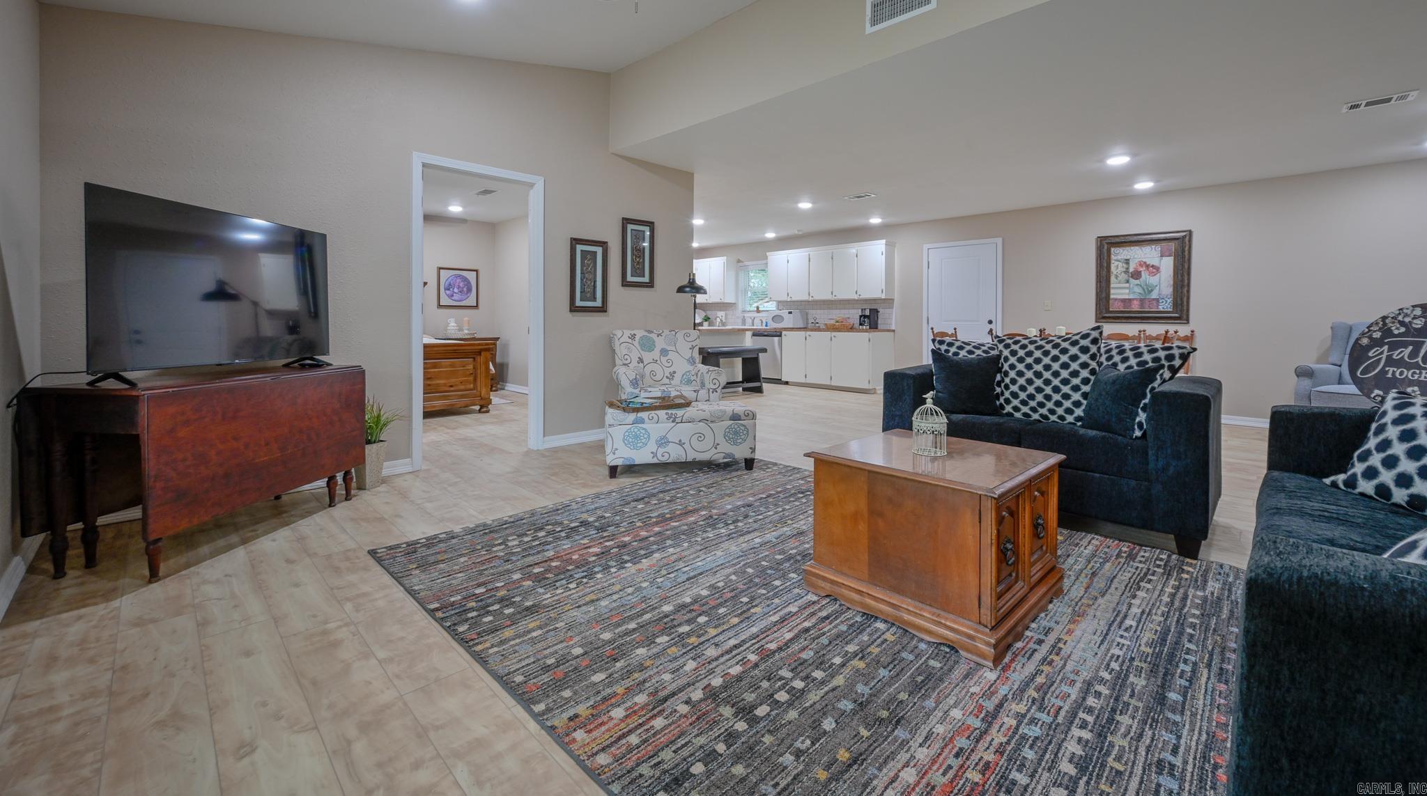 301 Bixler Property Photo 5