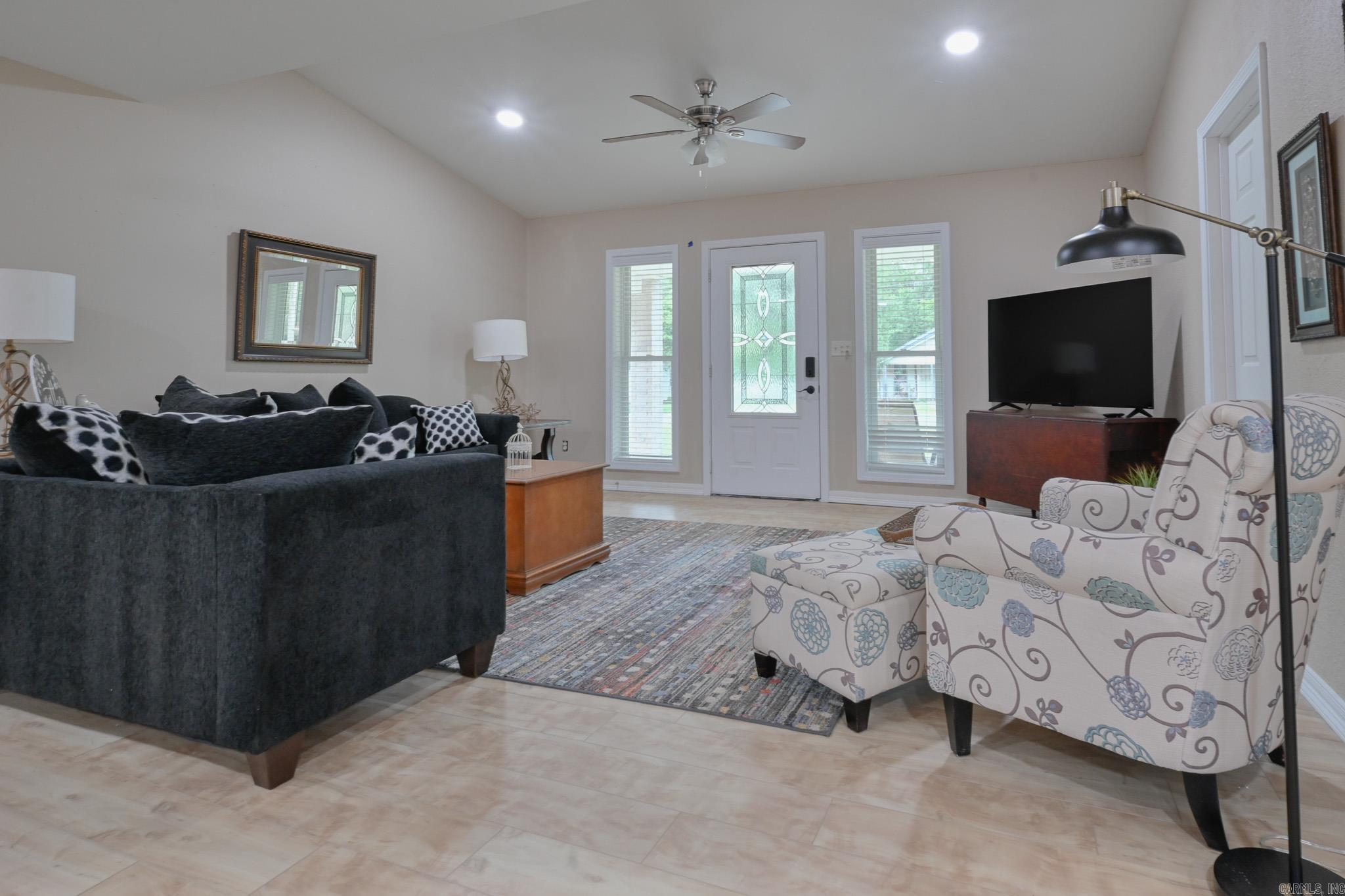301 Bixler Property Photo 8