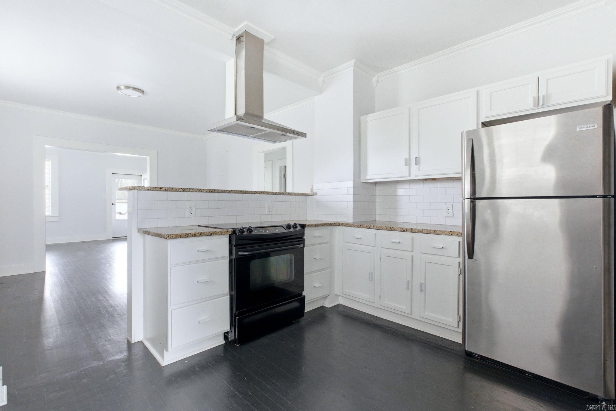 2311 W 17th St Street Property Photo 8