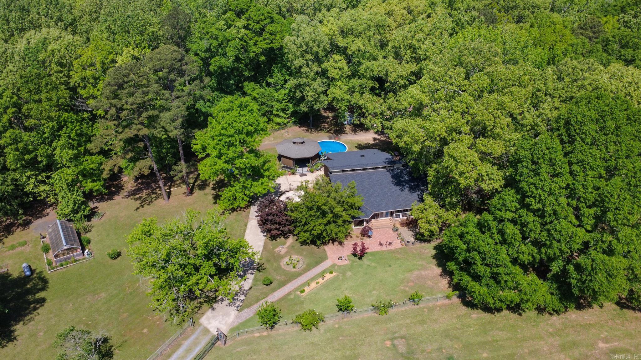 250 Ivy Drive Property Photo 1