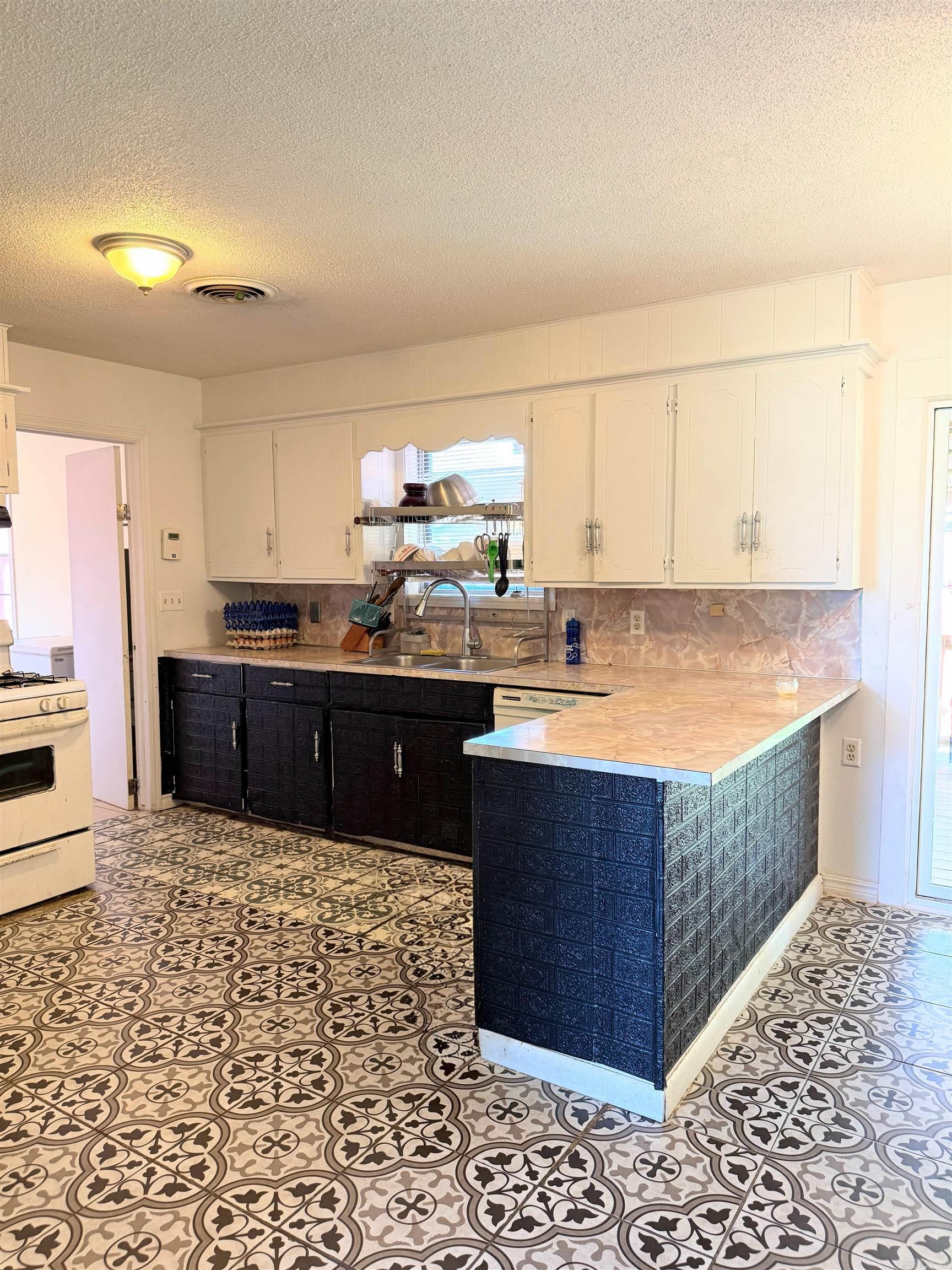 9871 Highway 64 Property Photo 4