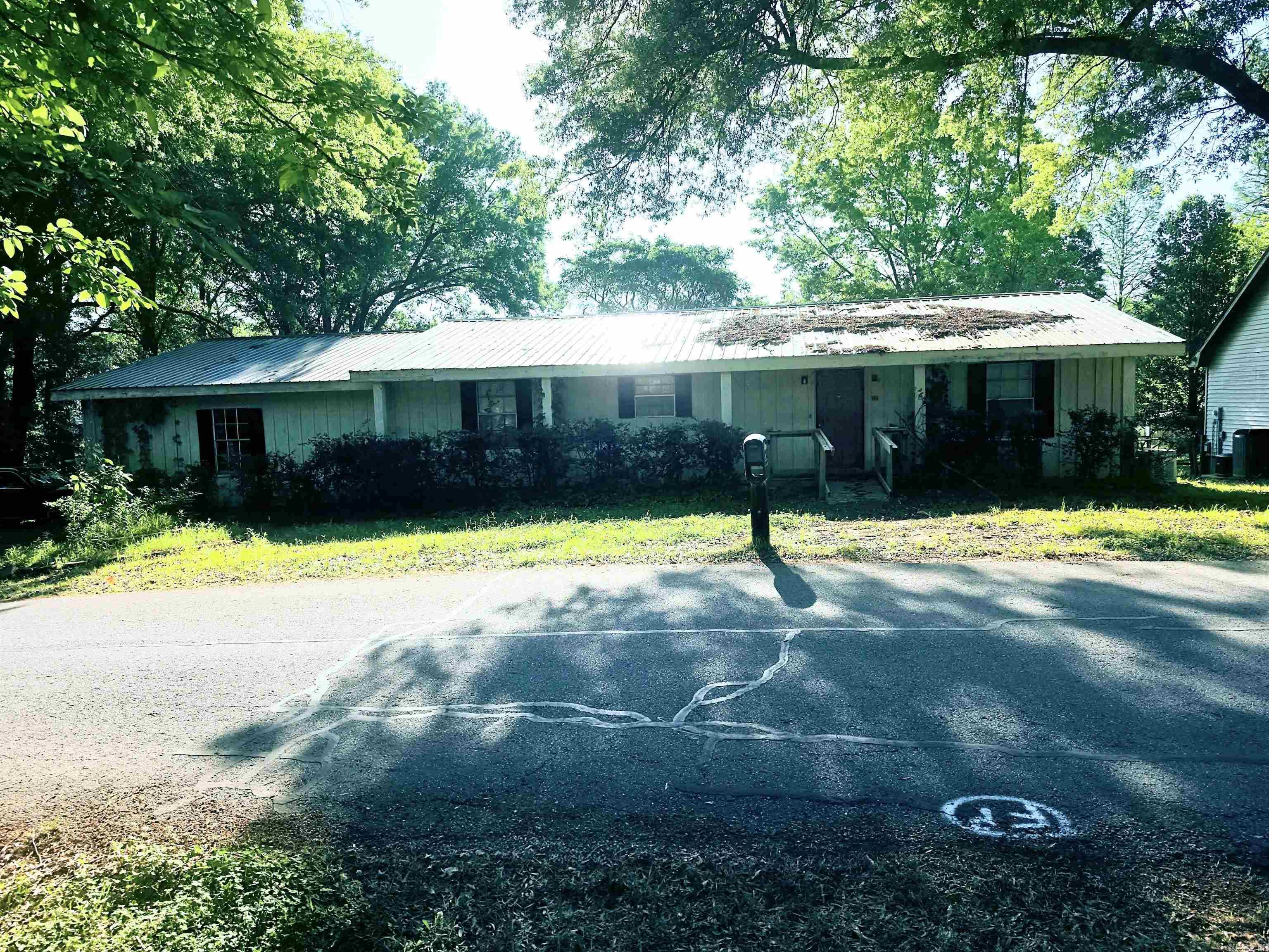 16 Roberts Drive Property Photo 1